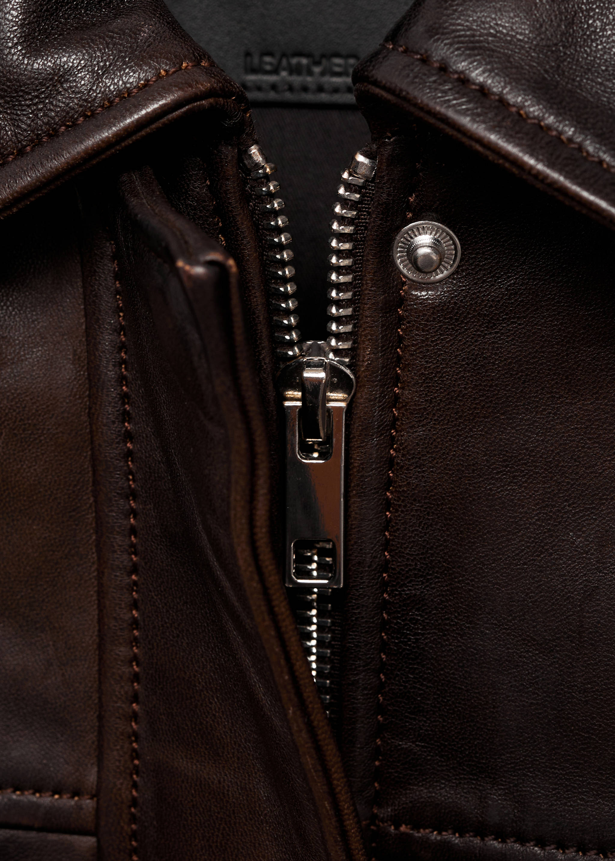 Leather bomber jacket - Details of the article 8