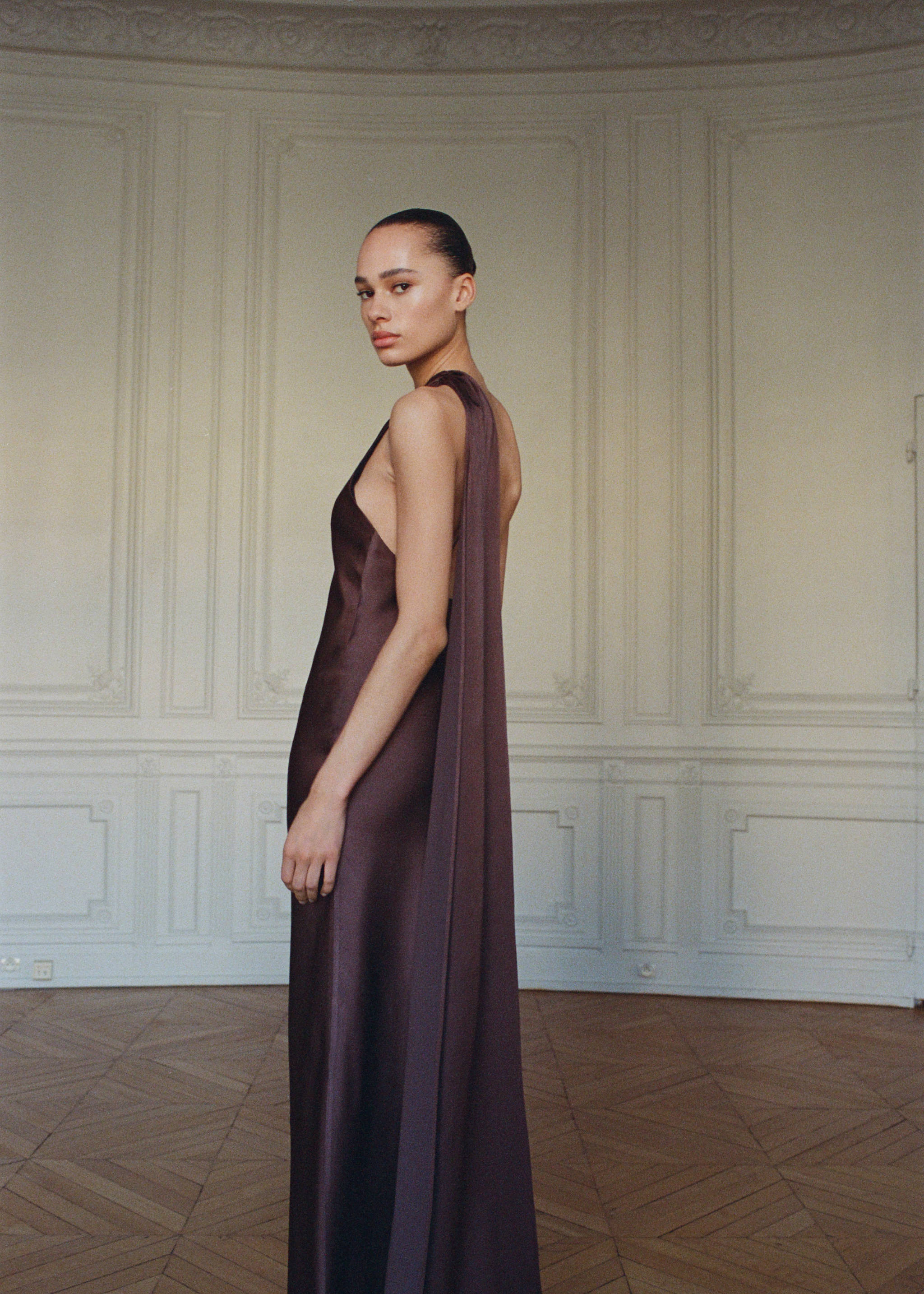 Asymmetrical bow-neck dress - Medium plane, Brown. Ref: 87080443-00.