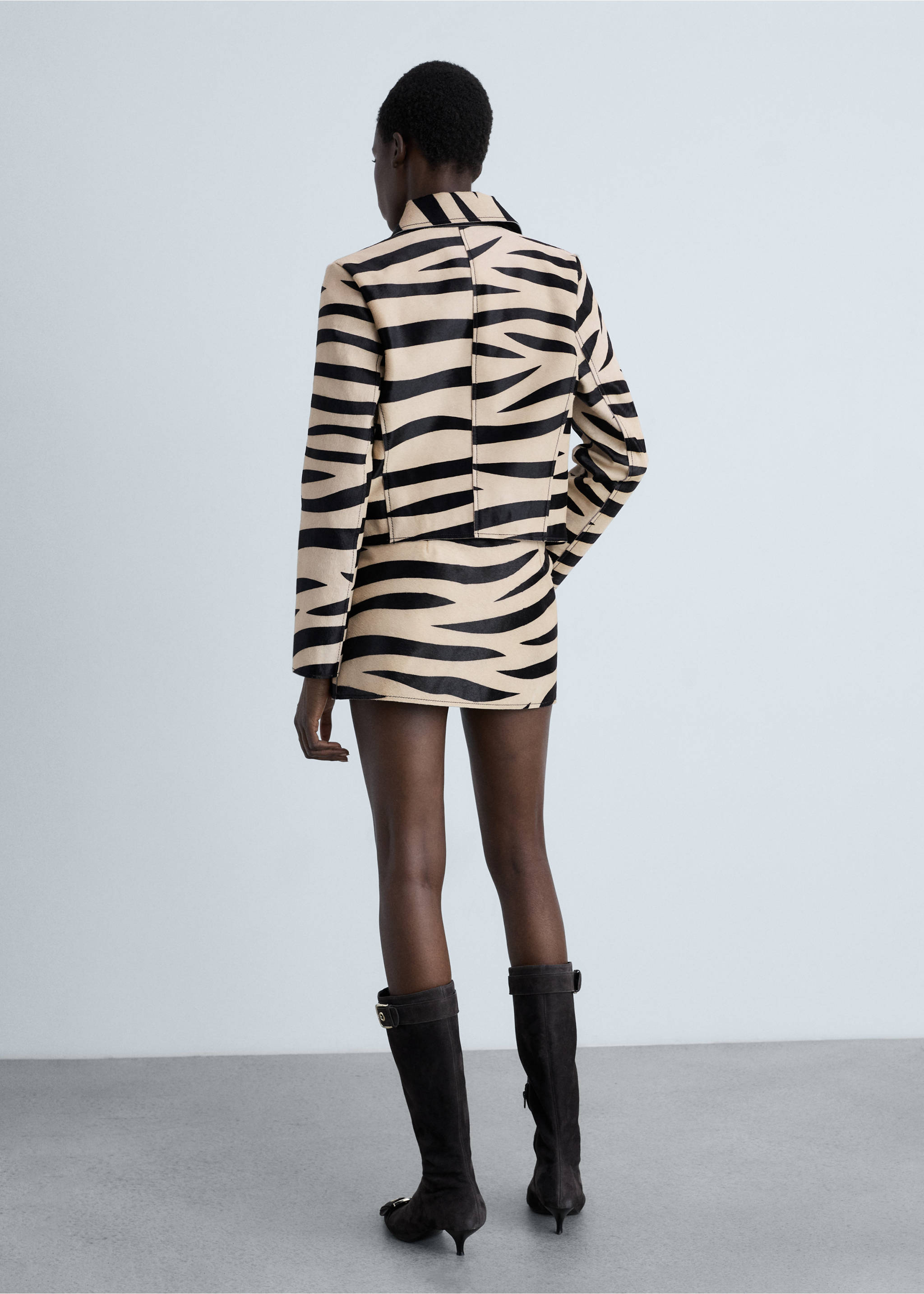 Zebra-print fur jacket - Reverse of the article, Black. Ref: 87080454-00.