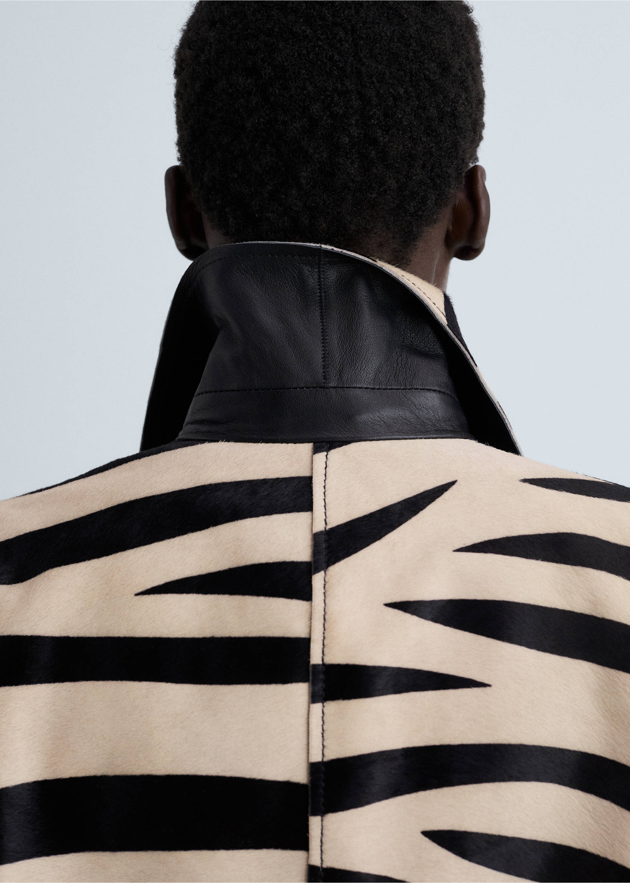 Zebra-print fur jacket - Details of the article 3, Black. Ref: 87080454-00.