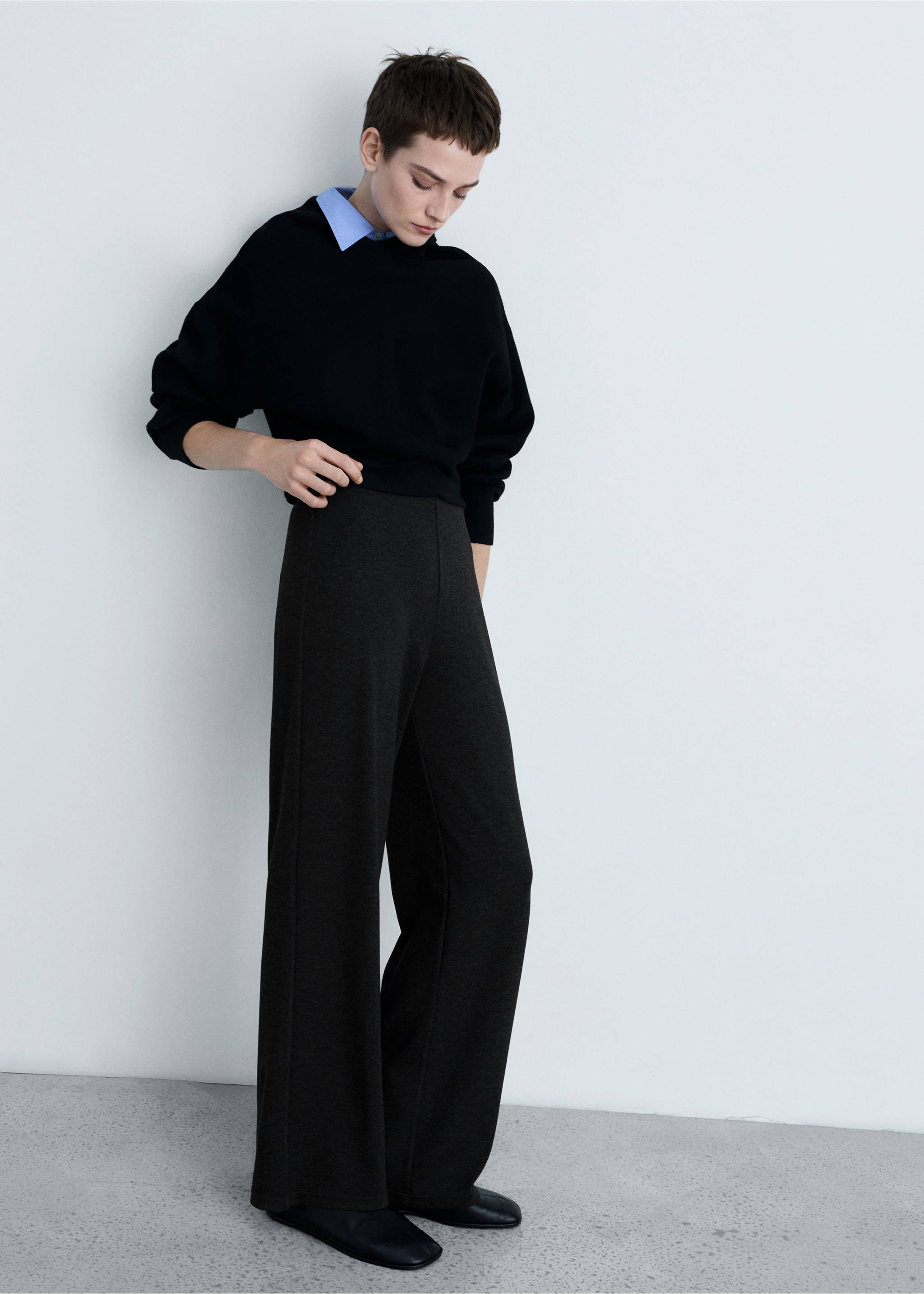 Fine-knit wide leg trousers - Details of the article 2, Dark Heather Grey. Ref: 87080456-00.