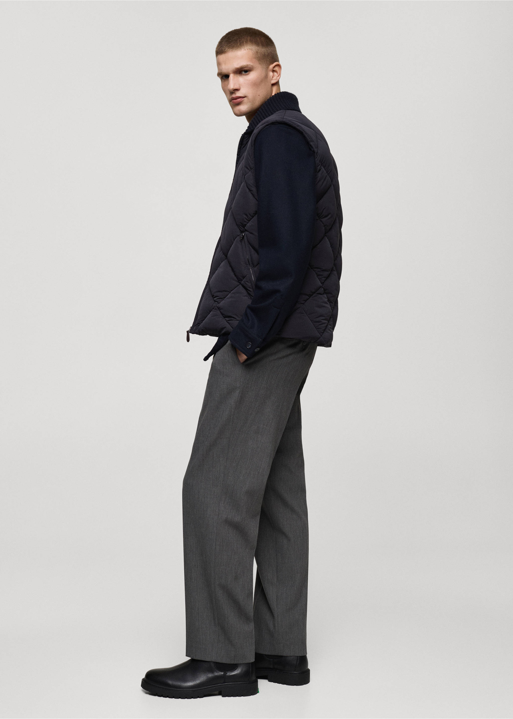 Water-repellent quilted gilet - Details of the article 2, Dark Navy. Ref: 87080573-00.