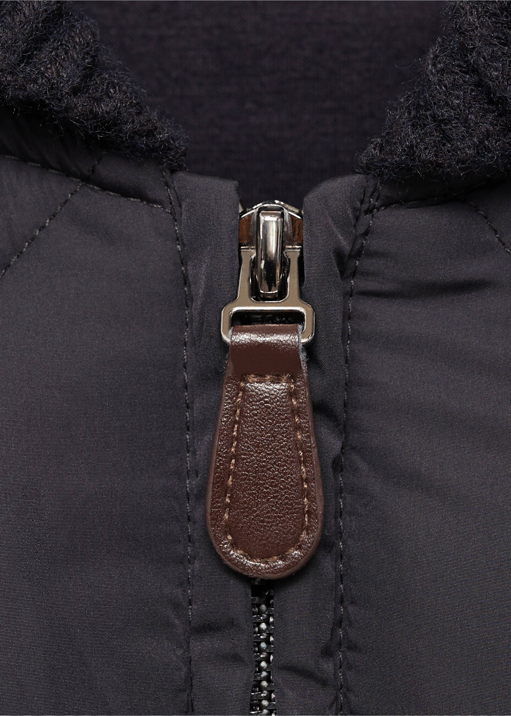 Water-repellent quilted gilet - Details of the article 8, Dark Navy. Ref: 87080573-00.
