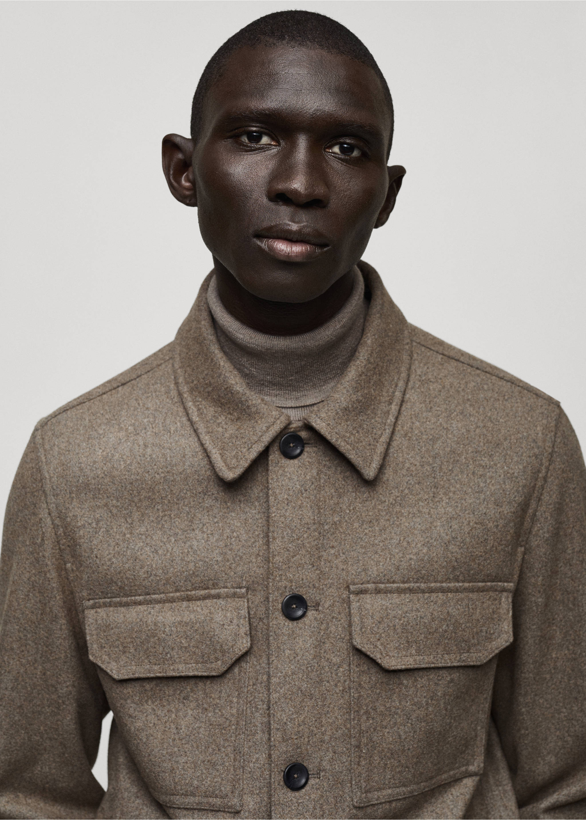 Overshirt aus Flanell-Woll-Gemisch - Detail des Artikels 1, Mittelbraun. Ref: 87080574-00.