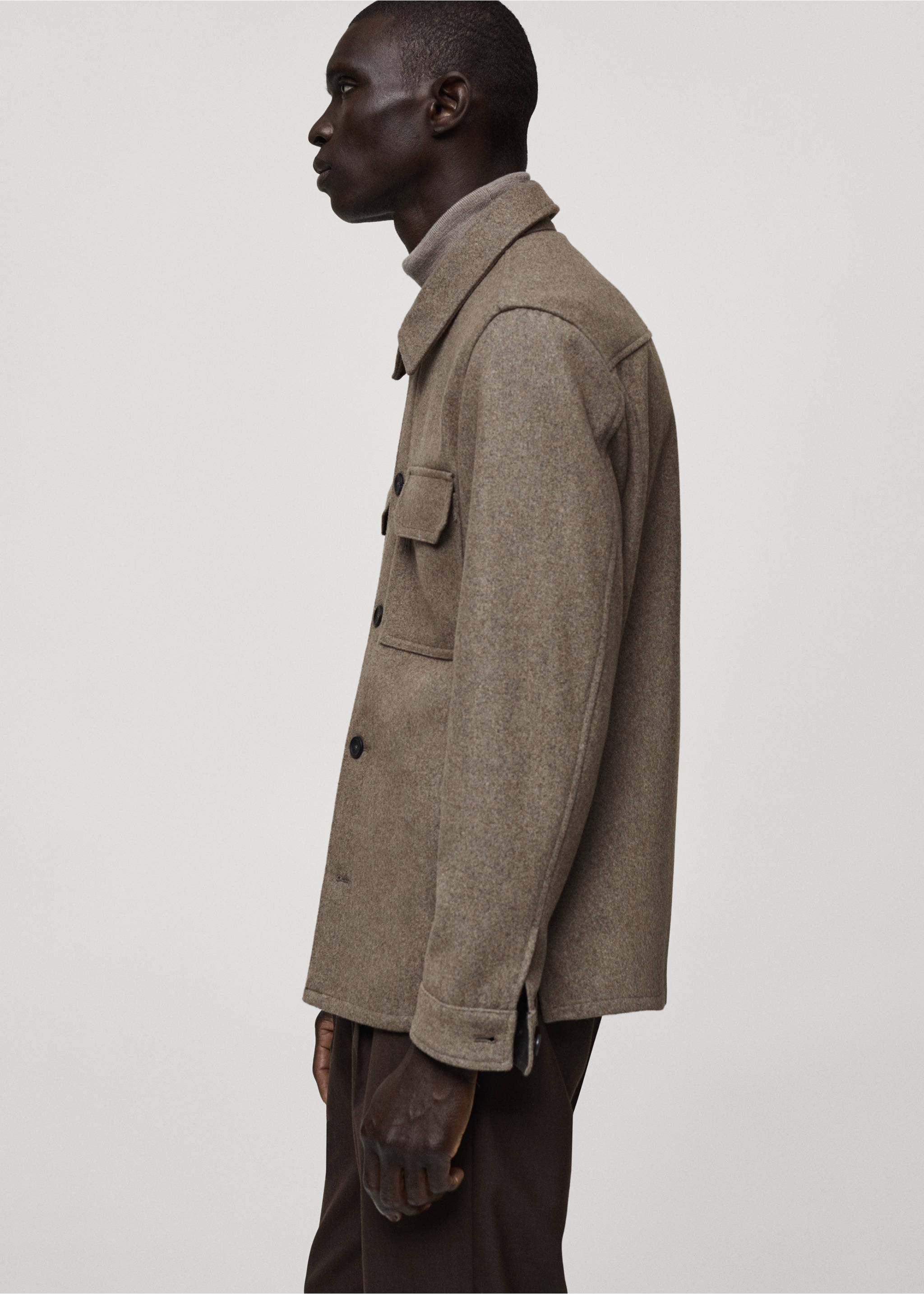 Overshirt aus Flanell-Woll-Gemisch - Detail des Artikels 2, Mittelbraun. Ref: 87080574-00.
