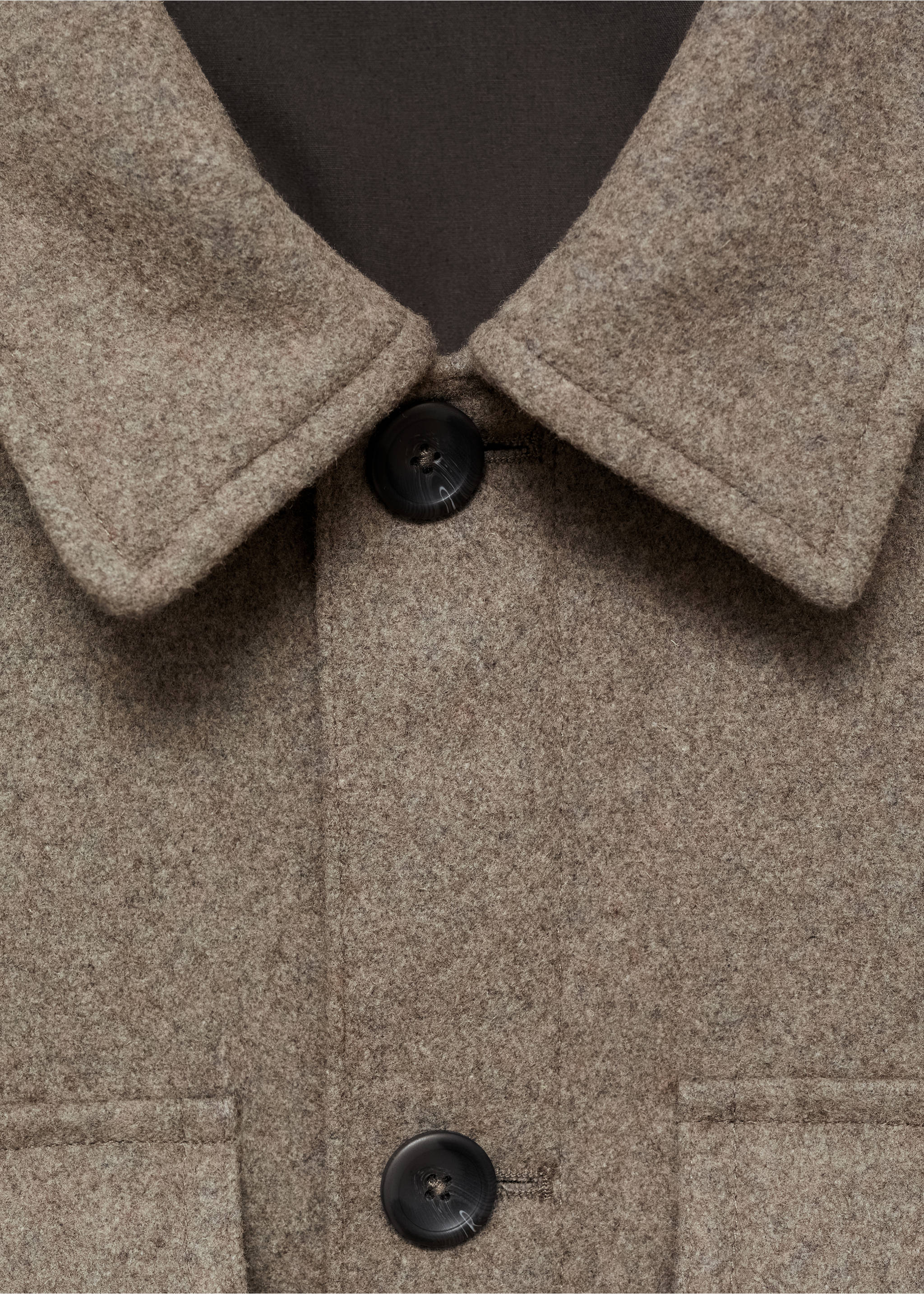 Overshirt aus Flanell-Woll-Gemisch - Detail des Artikels 8, Mittelbraun. Ref: 87080574-00.