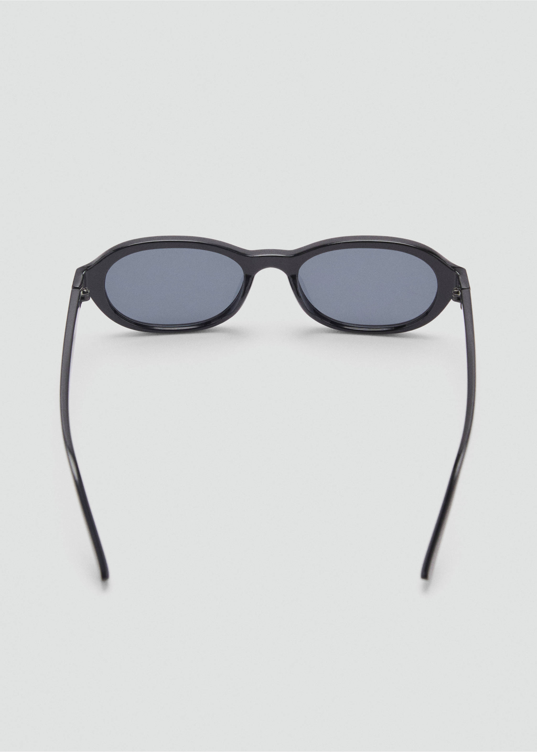 Gafas de sol montura ovalada - Detalle del artículo 1, Negro. Ref: 87080575-00.