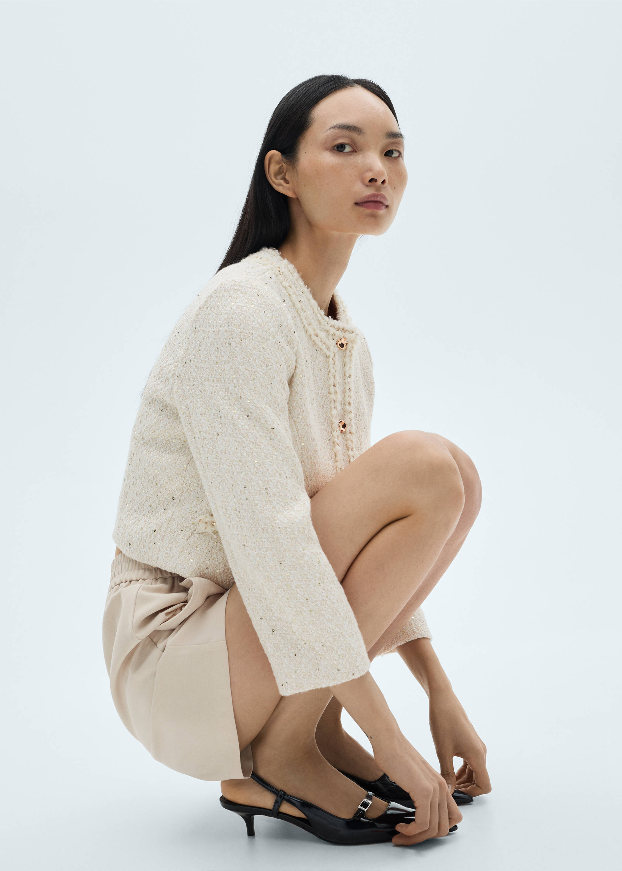 Calções com cintura elástica - Pormenor do artigo 2, Bege. Ref: 87080582-00.