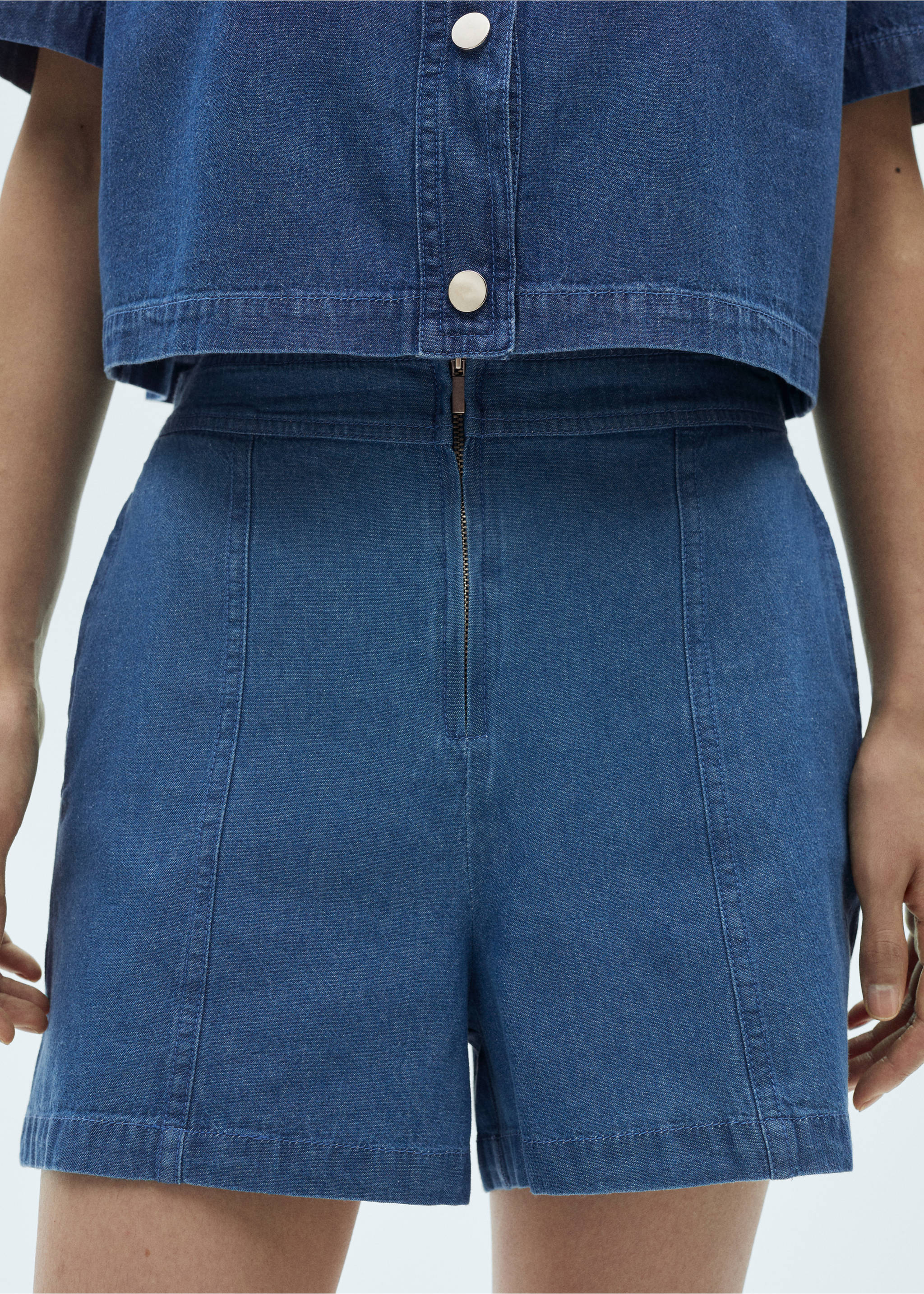 Denim shorts with zip - Details of the article 1, Medium Blue. Ref: 87080588-00.