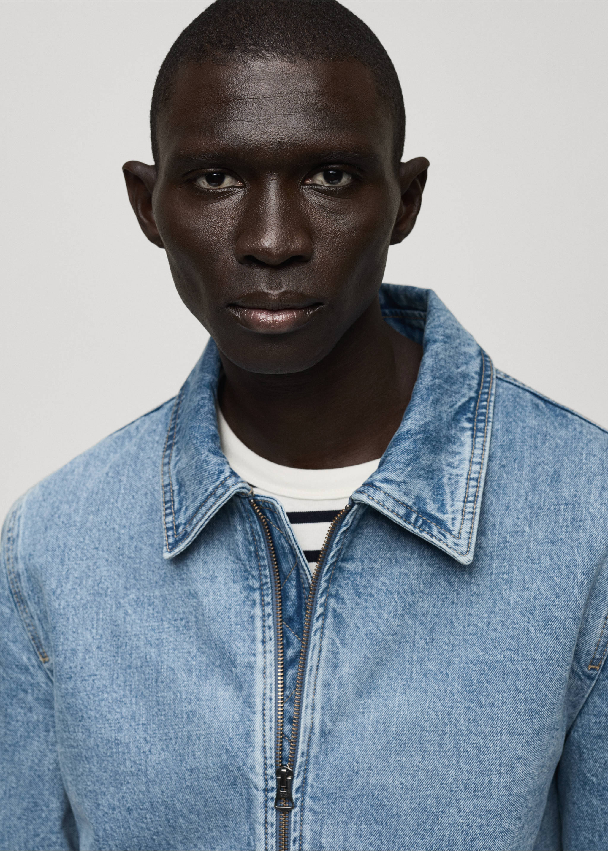 Blouson en jean matelassé - Détail de l'article 1, Bleu moyen. Ref: 87080596-00.