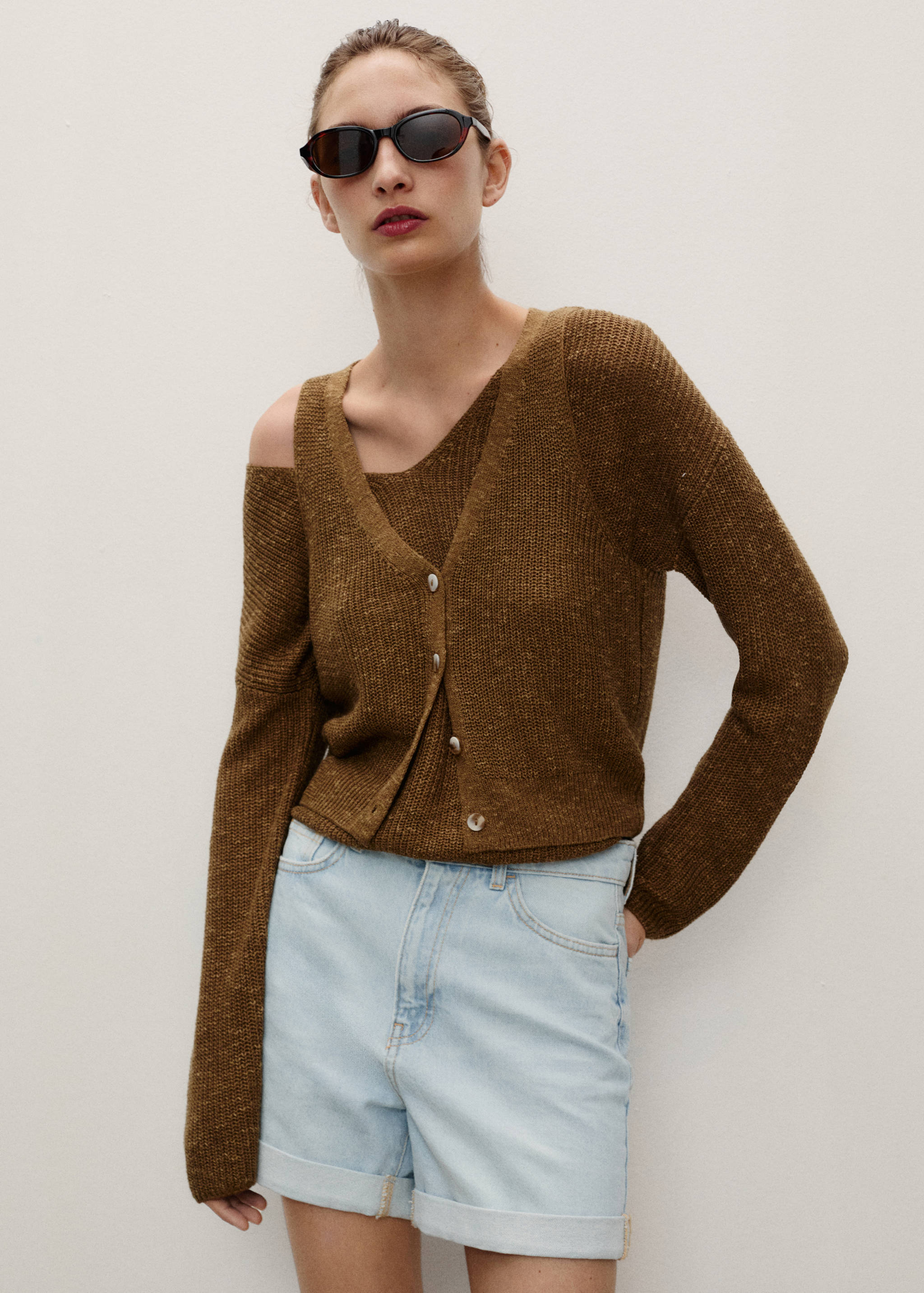 Short en jean taille haute coupe mom - Plan moyen