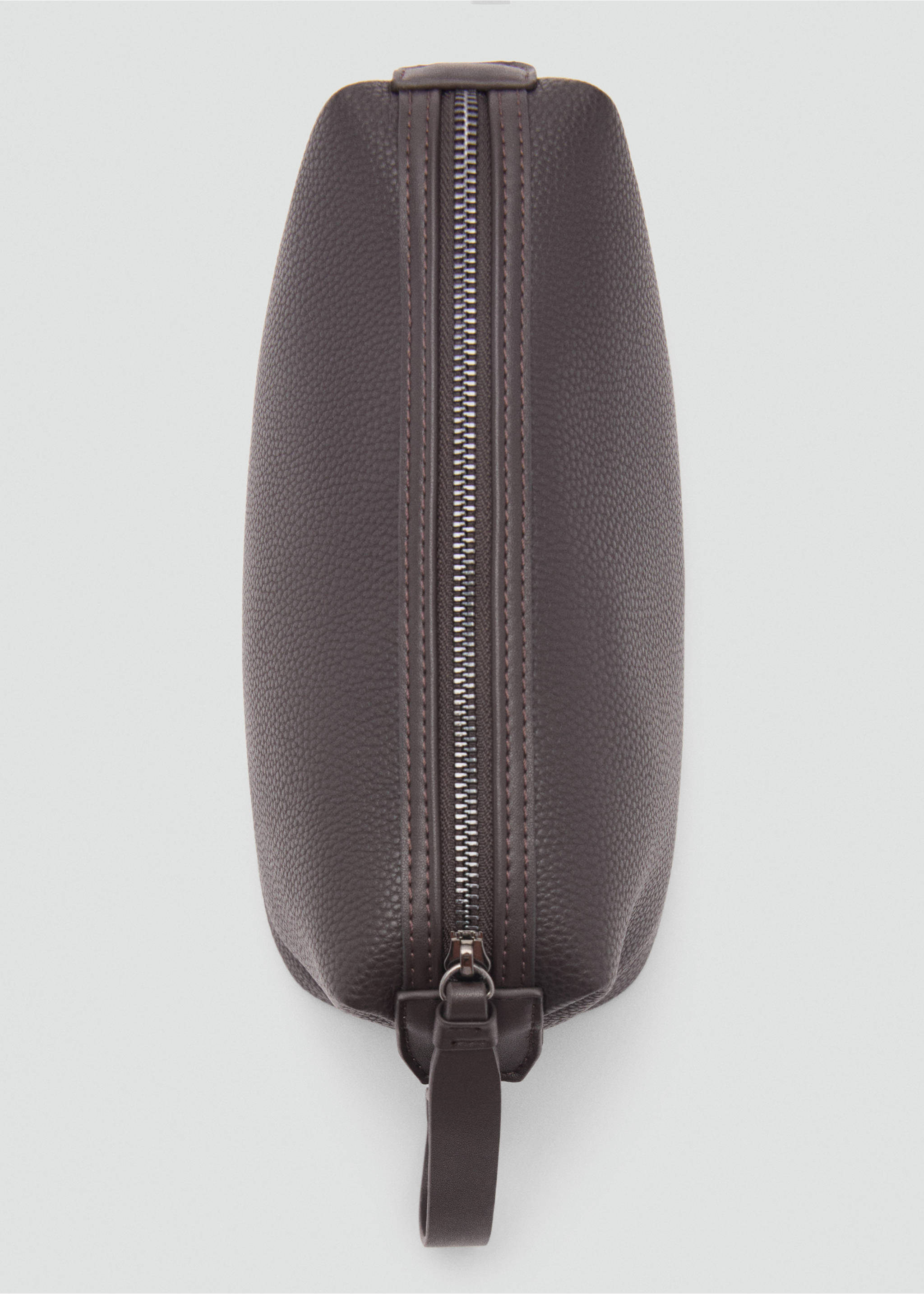 Contrast-strap pebbled cosmetic bag - Details of the article 3, Brown. Ref: 87080603-00.