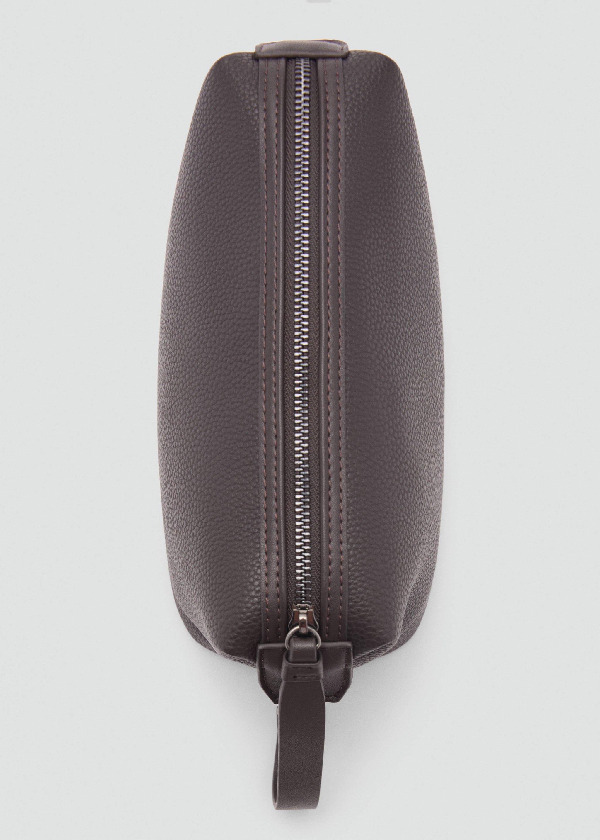 Contrast-strap pebbled cosmetic bag - Details of the article 3