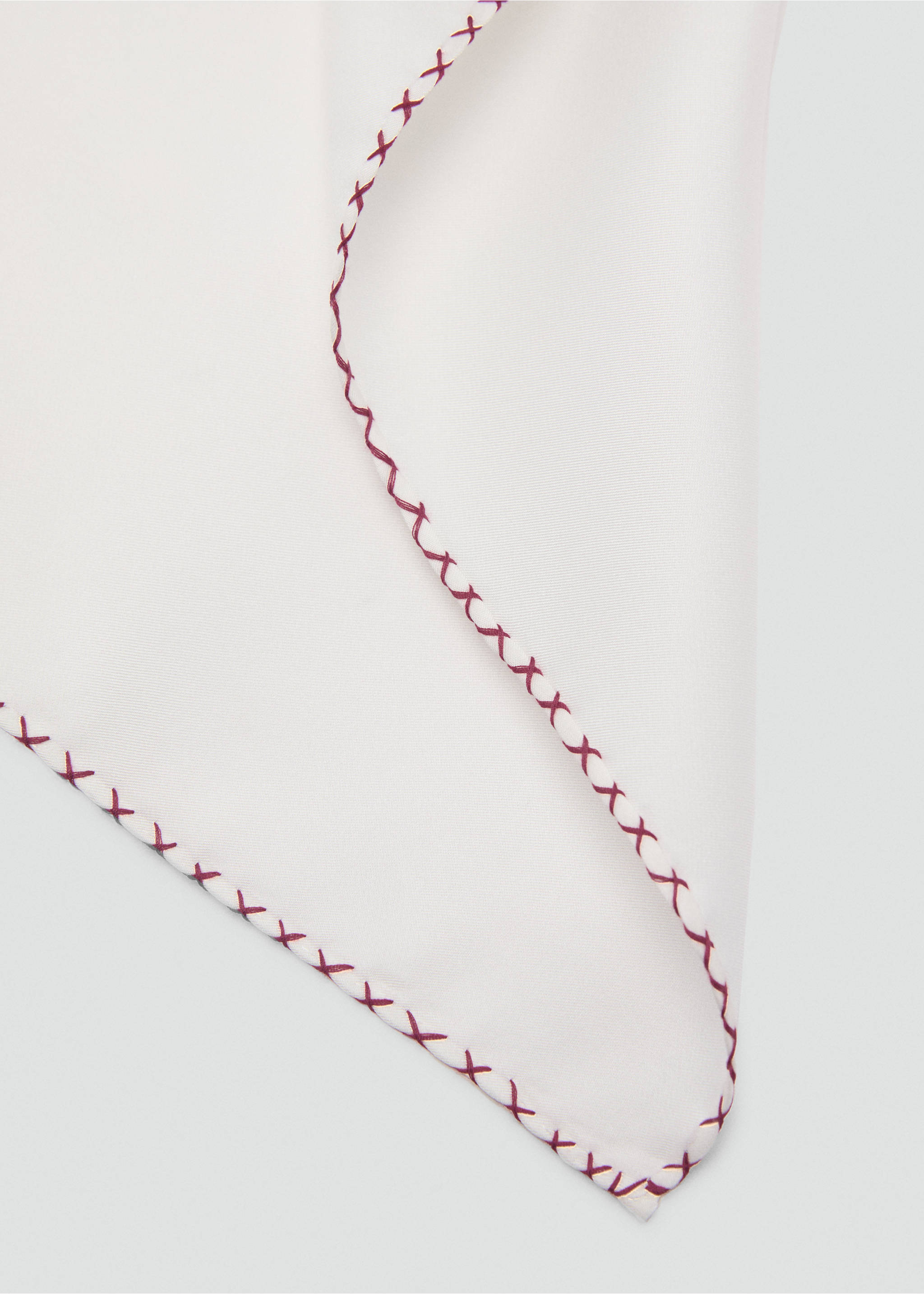 Mocador butxaca 100% seda brodats - Pla mig, Bordeus. Ref: 87080606-00.