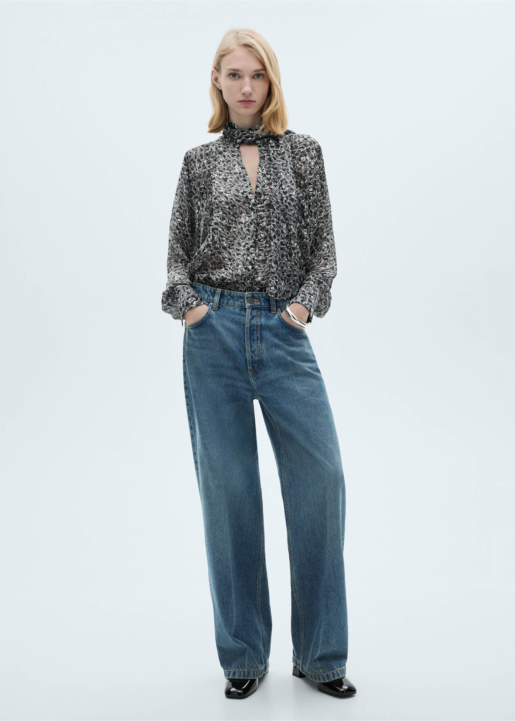 Animal-print blouse with bow neck - General plane, Black. Ref: 87080628-00.