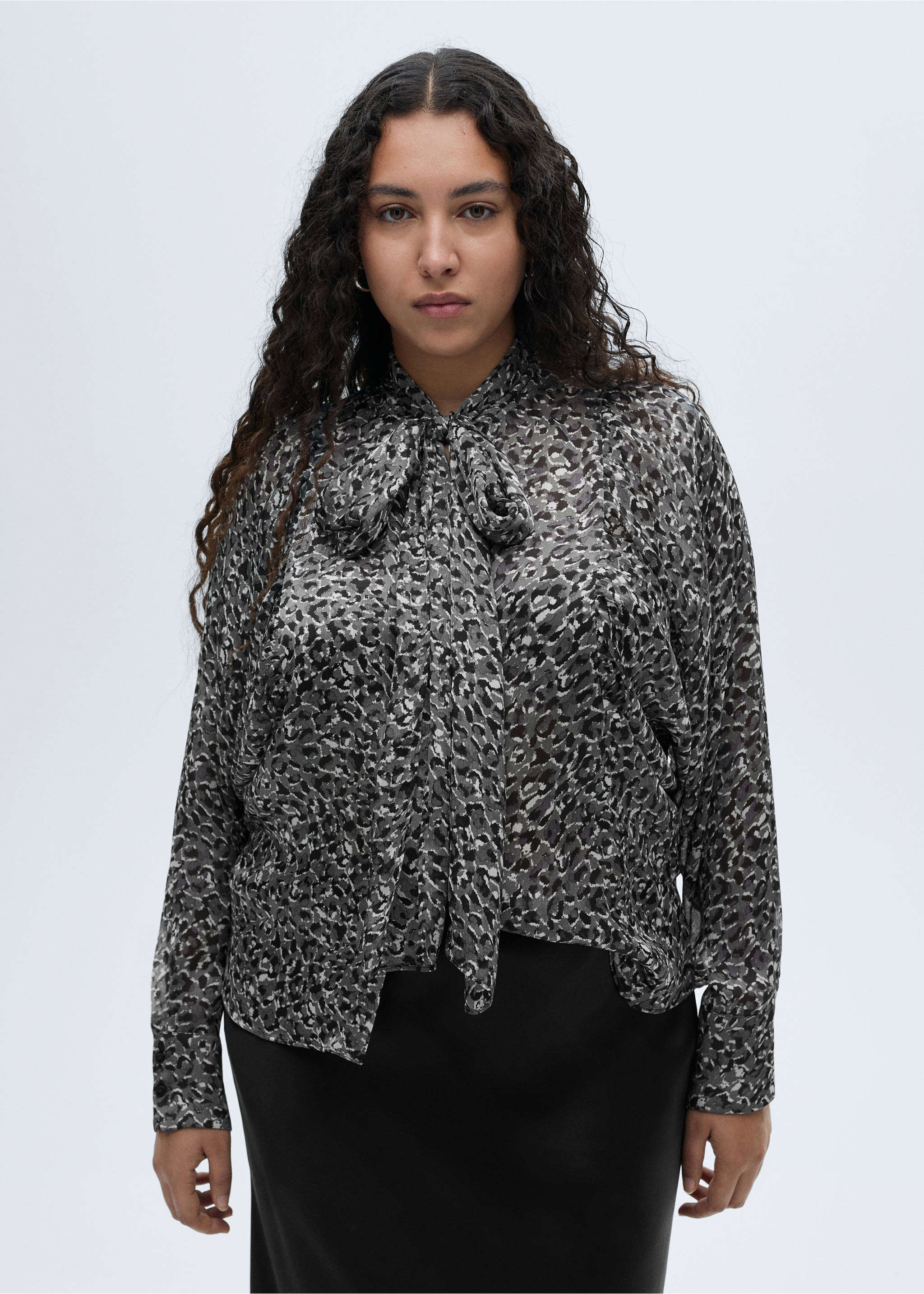 Animal-print blouse with bow neck - Details of the article 5, Black. Ref: 87080628-00.