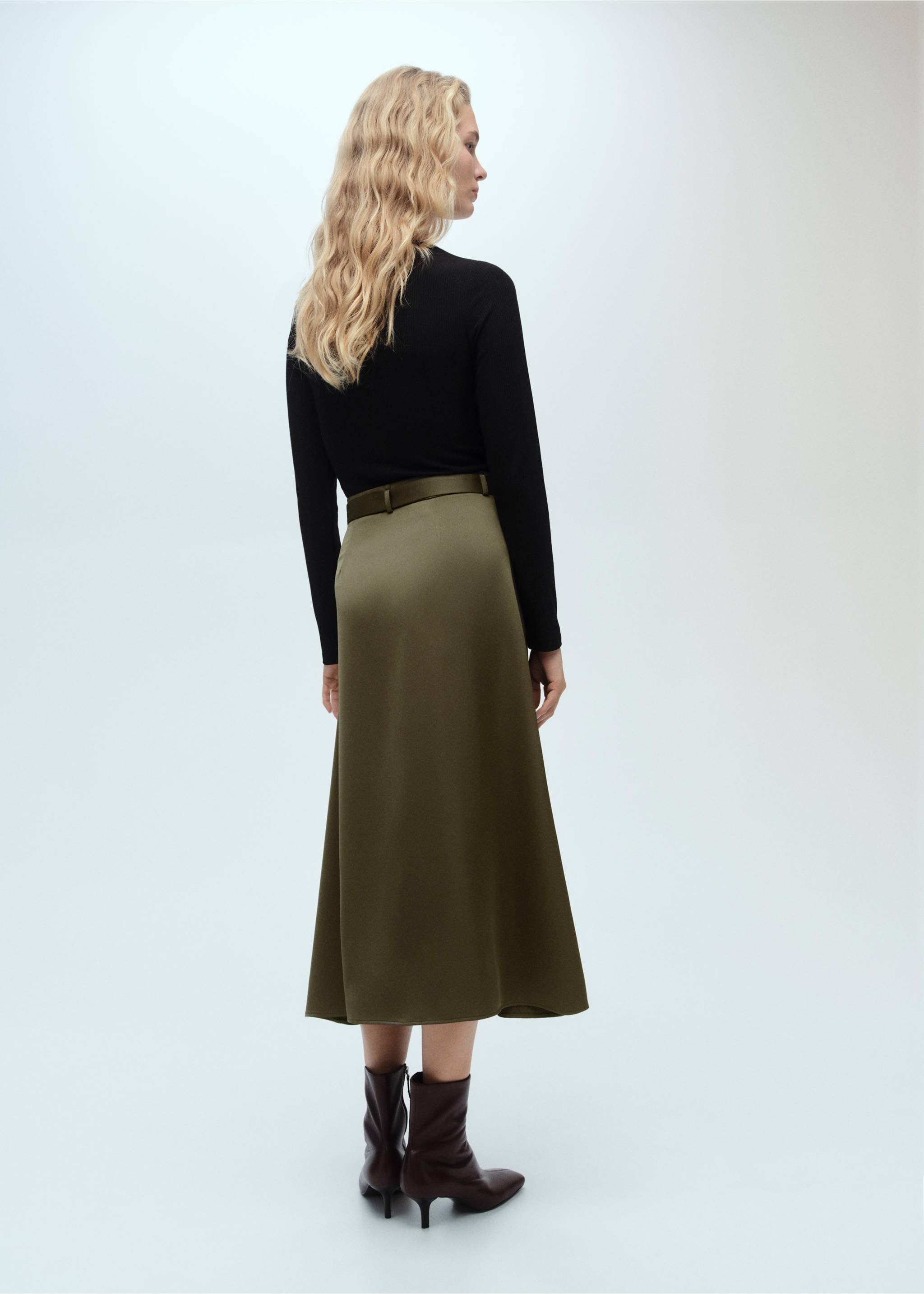 Combined woven dress with belt - Reverse of the article, Khaki. Ref: 87080639-00.