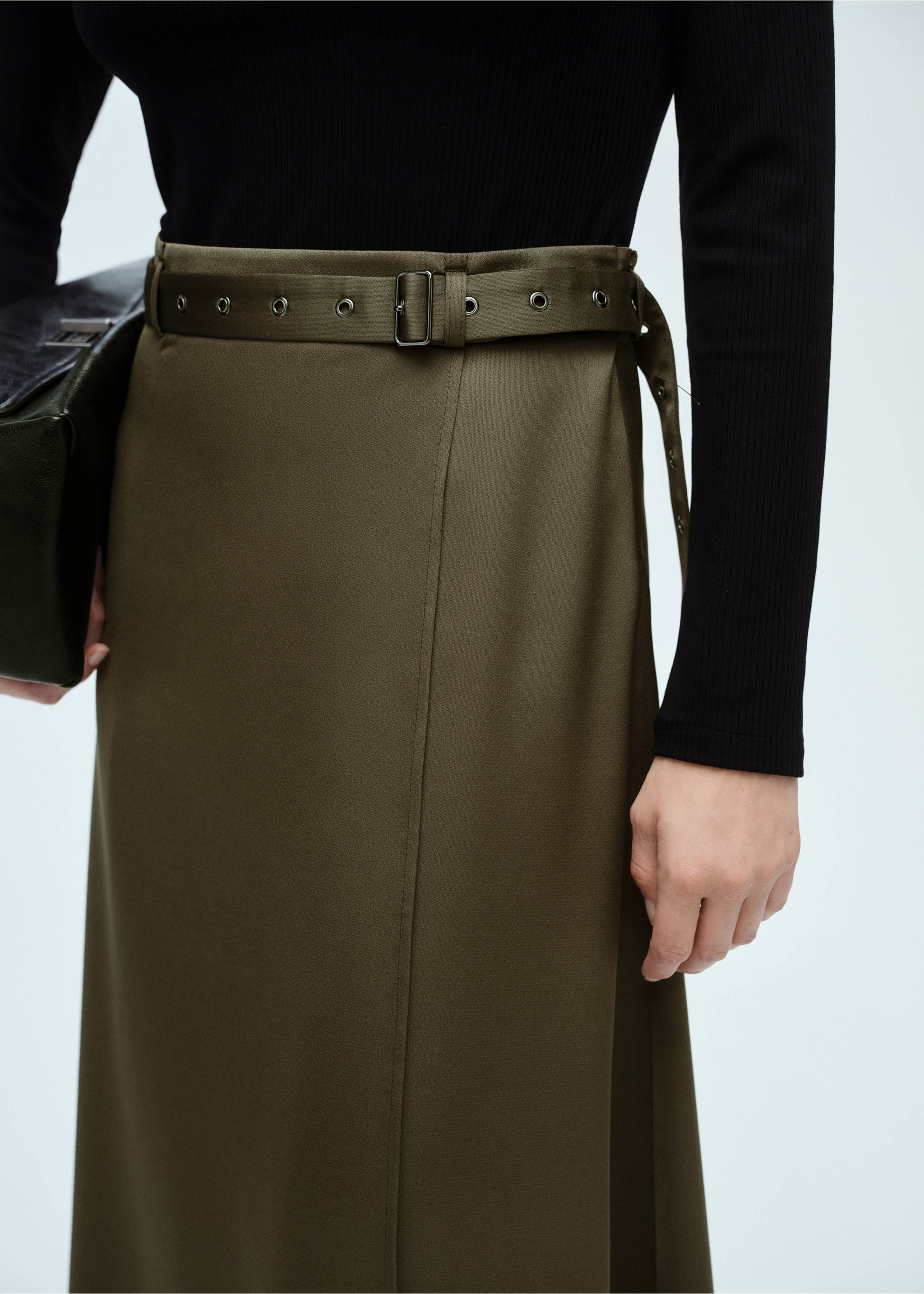 Combined woven dress with belt - Details of the article 3, Khaki. Ref: 87080639-00.
