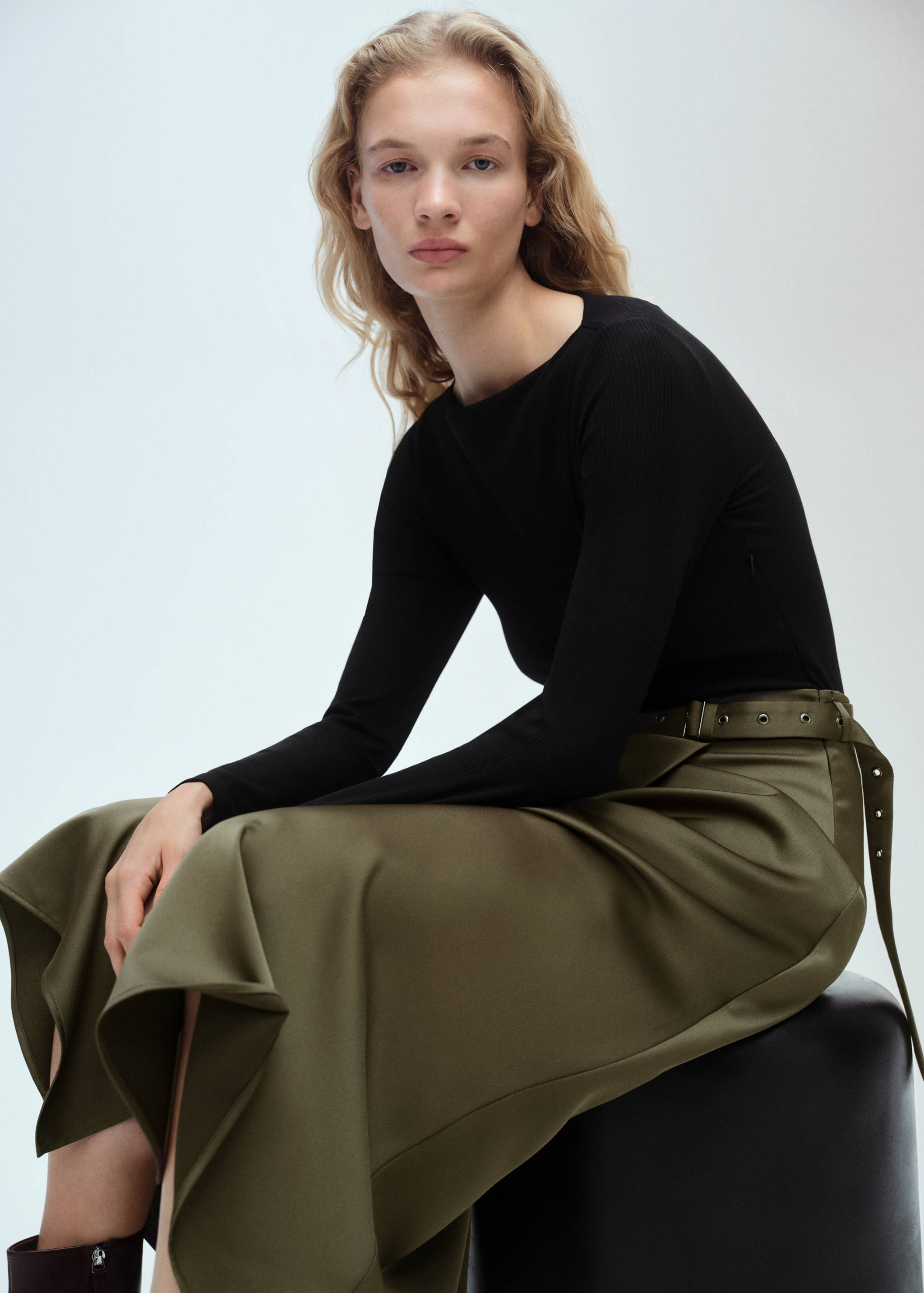 Combined woven dress with belt - Details of the article 2