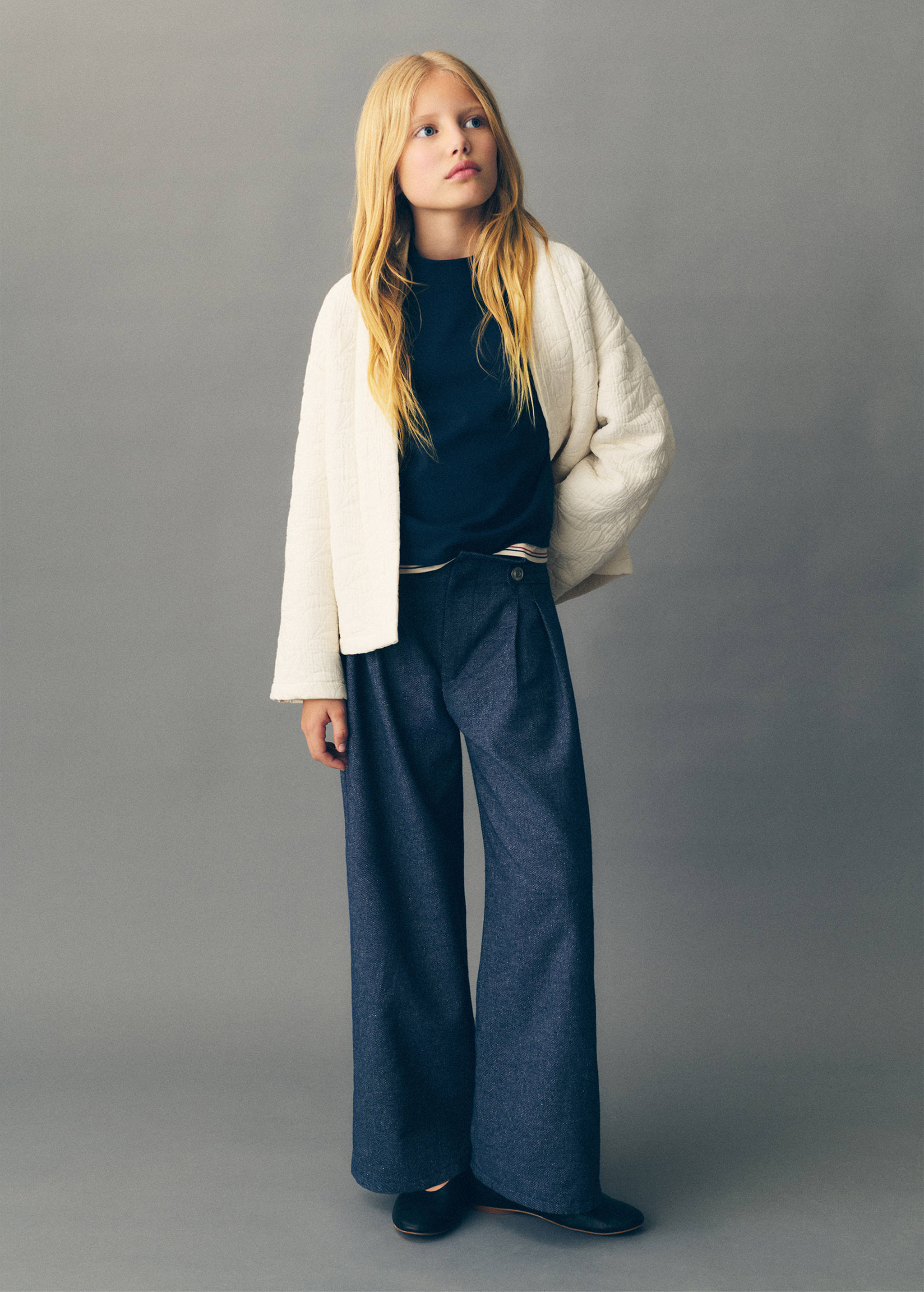 Texturierte Jacke mit Stickereien - Allgemeine Ansicht