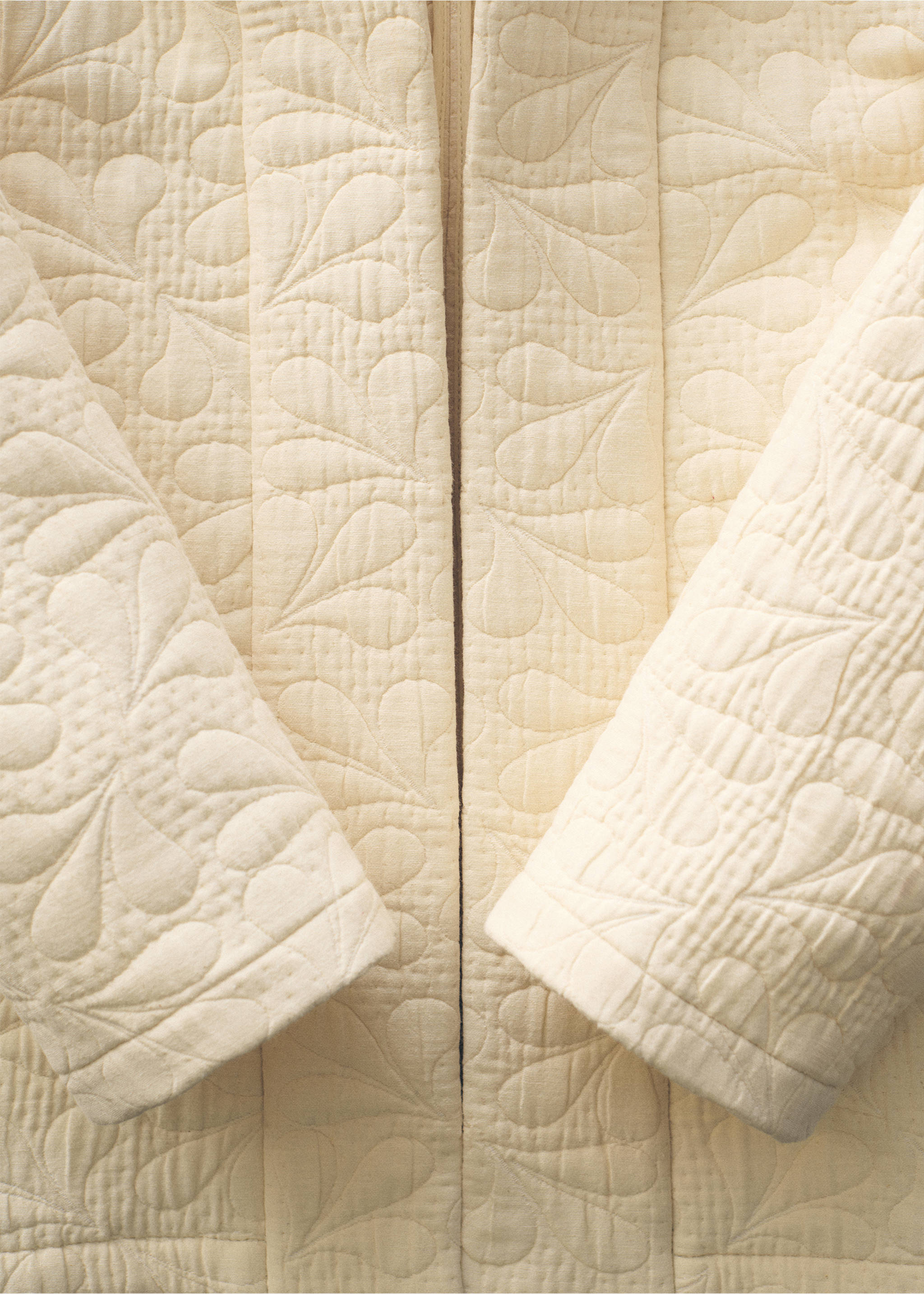 Veste brodée texturée - Détail de l'article 5, Écru. Ref: 87080646-00.