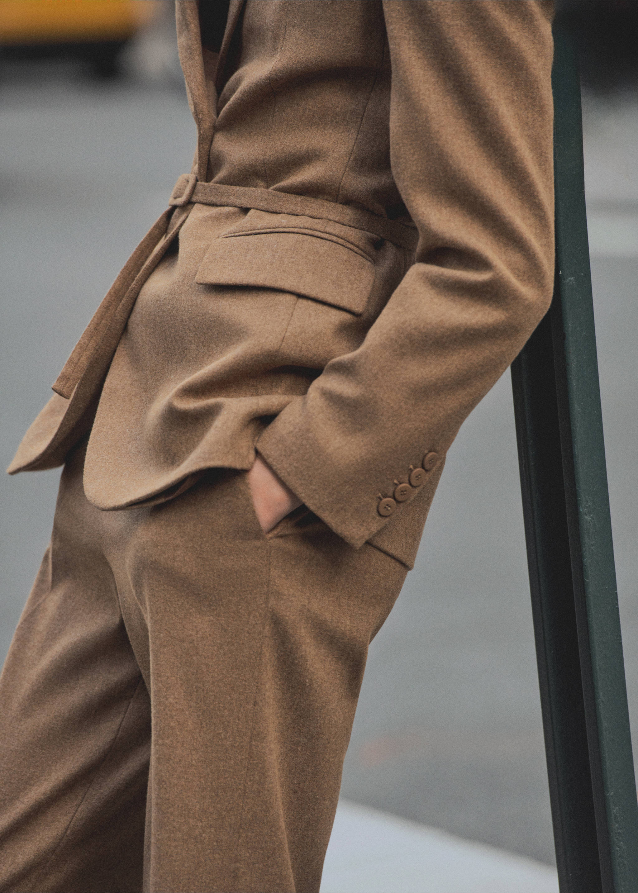 Blazer Anzug aus Wollmischung - Detail des Artikels 3, Tobacco-Braun. Ref: 87080652-00.