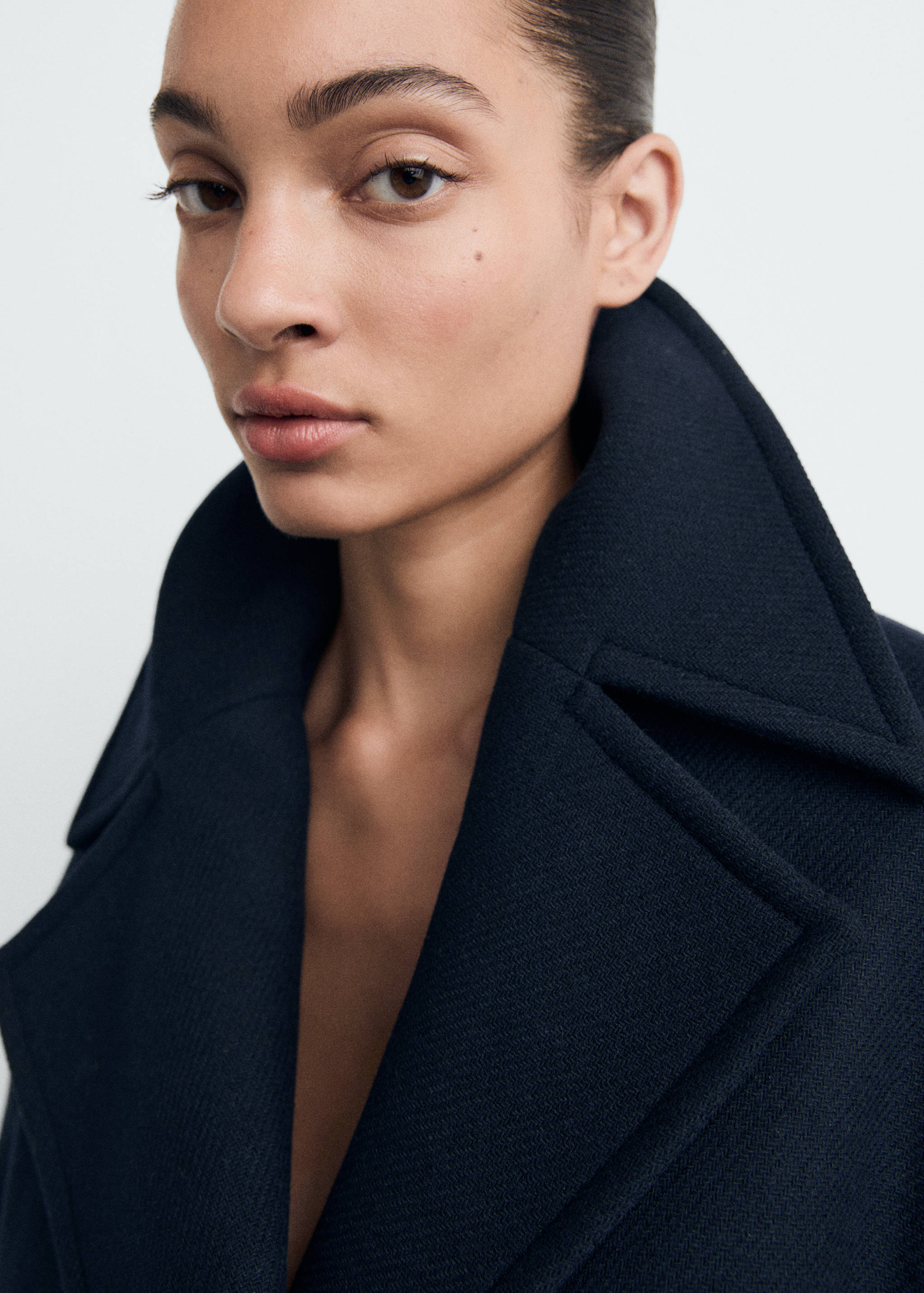 Jacke aus Wollgemisch mit Maxi-Reverskragen - Detail des Artikels 1