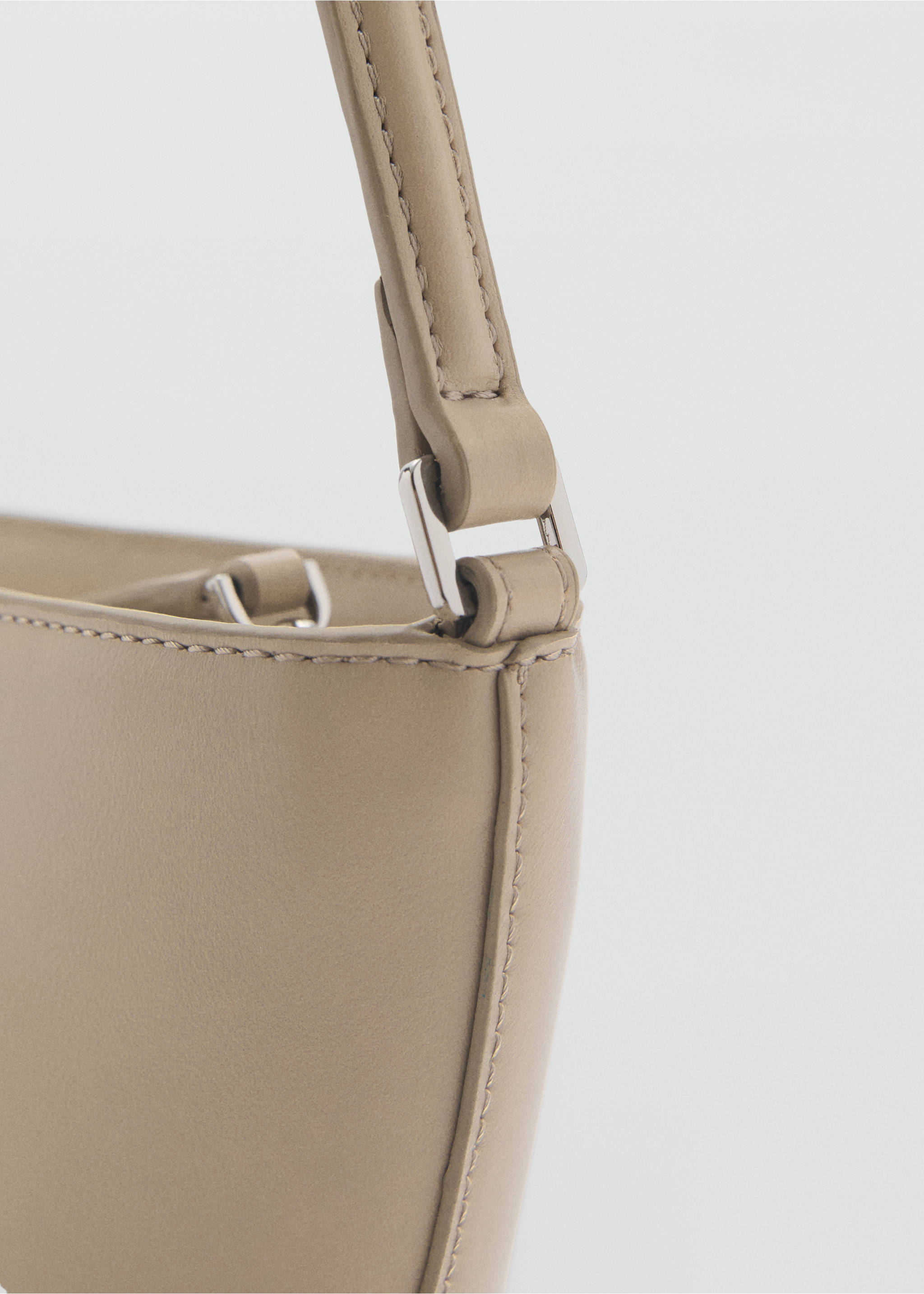 Oval shoulder bag - Details of the article 2, Off White. Ref: 87082536-00.