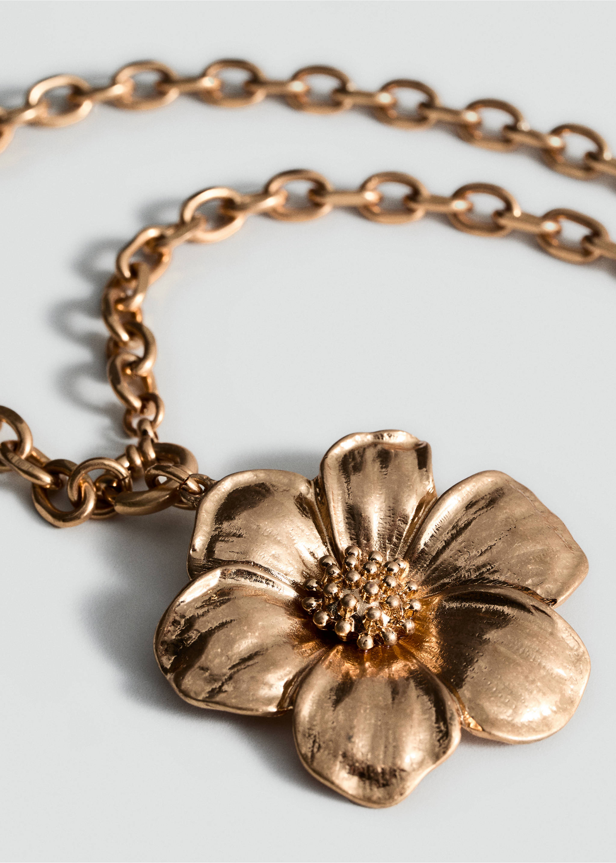 Floral pendant necklace - Medium plane, Gold. Ref: 87082541-00.