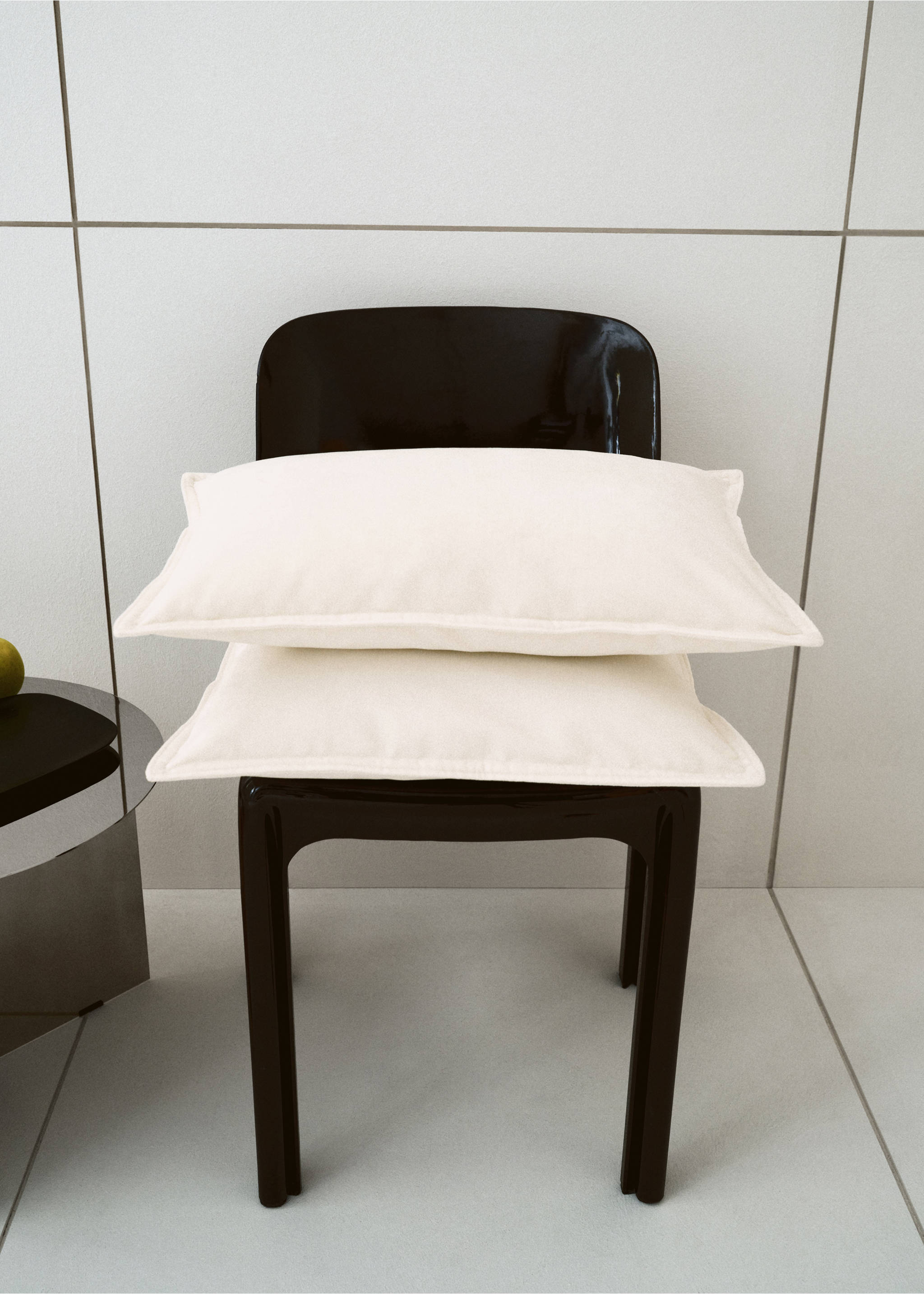 Satin cushion cover 40x60 cm - Details of the article 7, Ecru. Ref: 87082892-00.