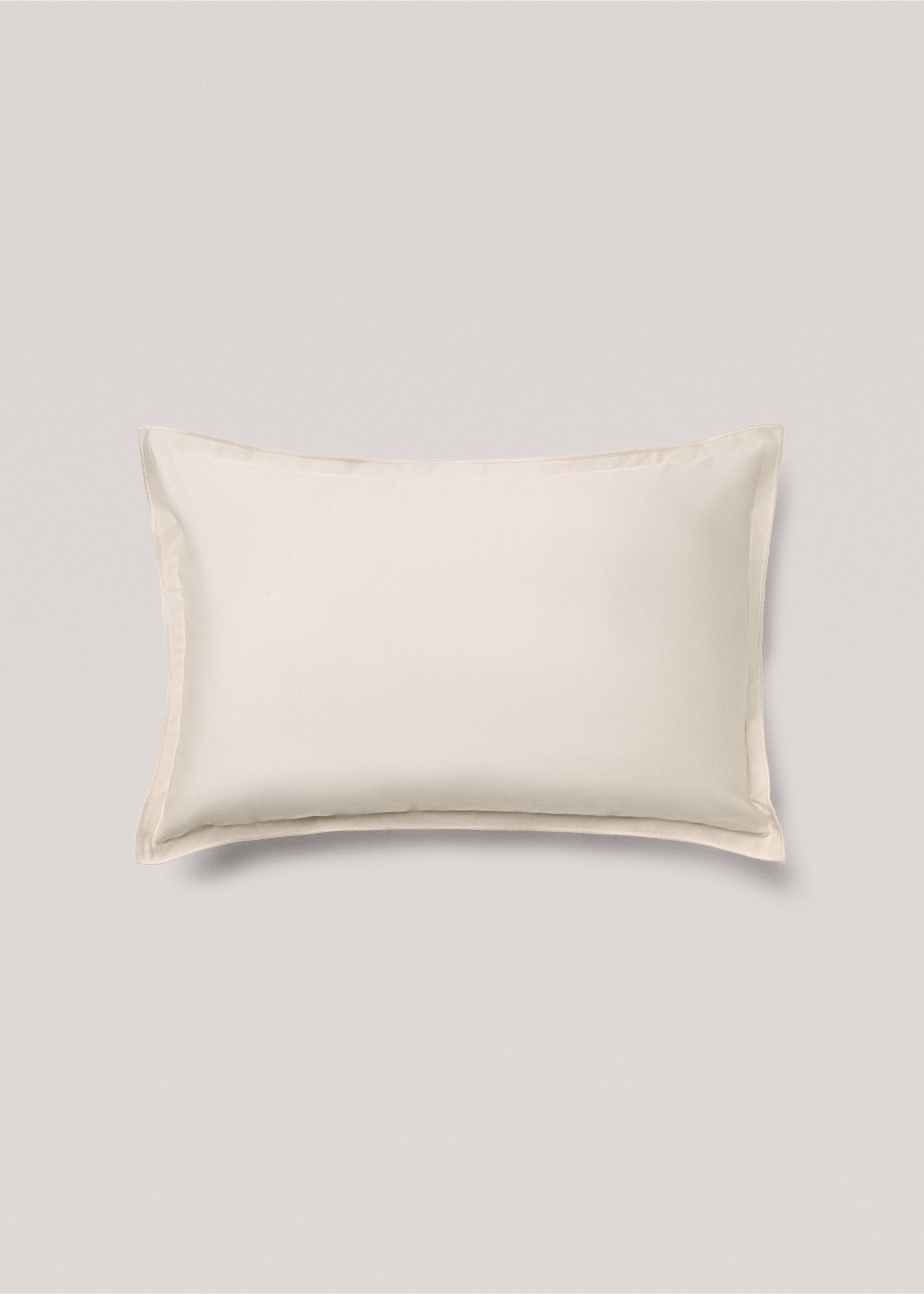 Satin cushion cover 40x60 cm - Article without model, Ecru. Ref: 87082892-00.