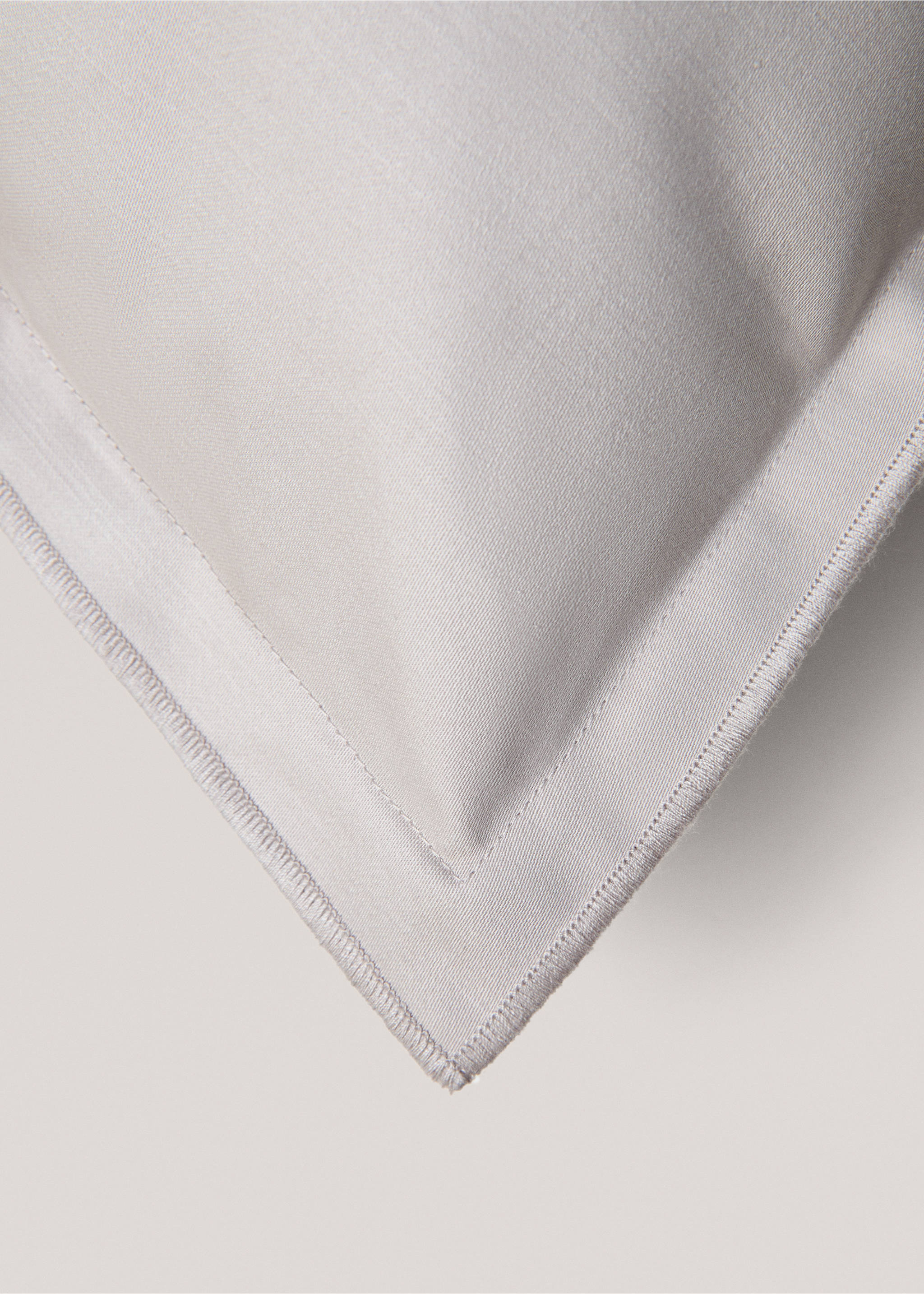 Satin cushion cover 40x60 cm - Details of the article 3, Light/Pastel Grey. Ref: 87082892-00.
