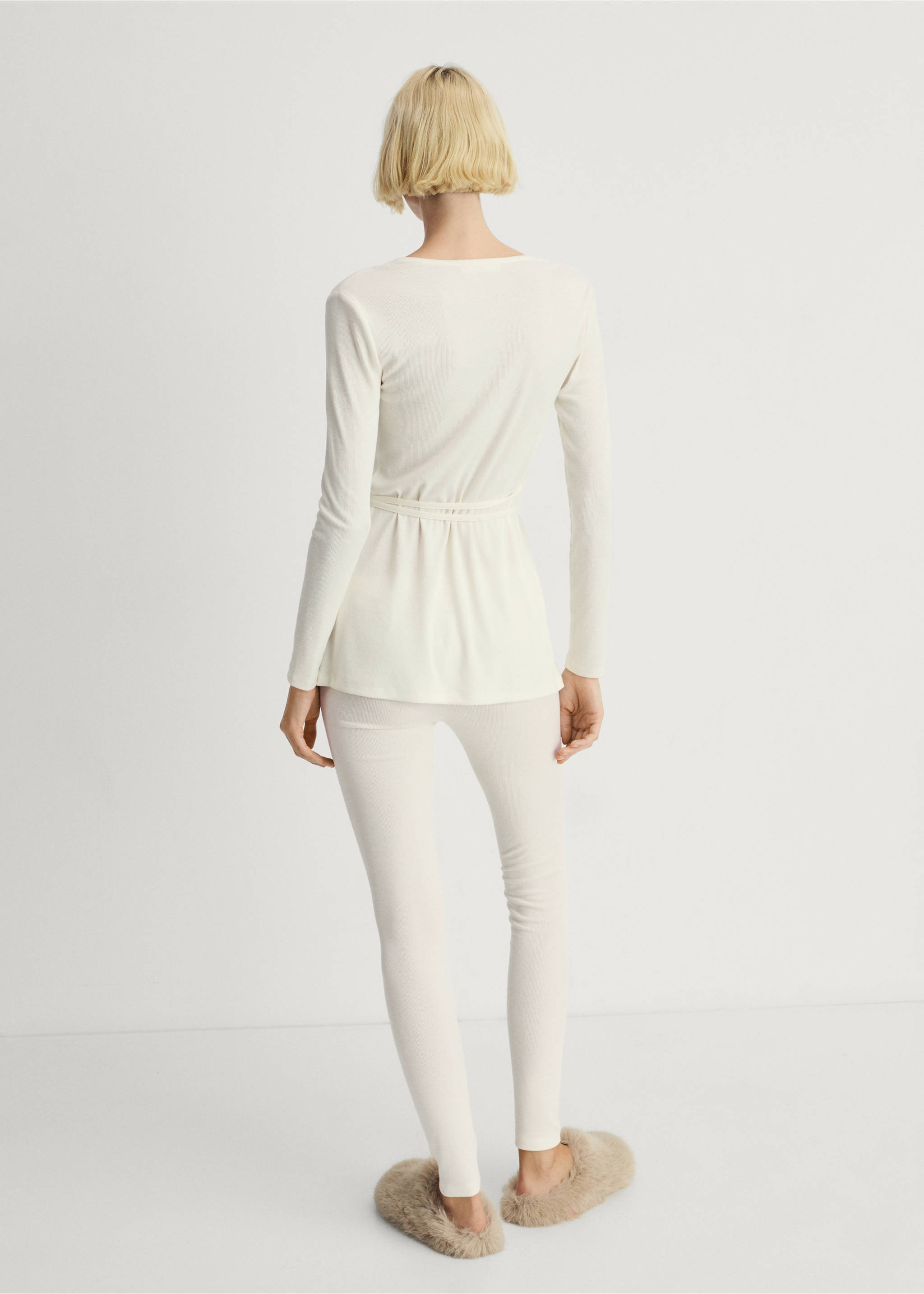 Długie spodnie z prążkowanej dzianiny - Tylna strona artykułu, Waniliowy. Ref: 87082893-00.