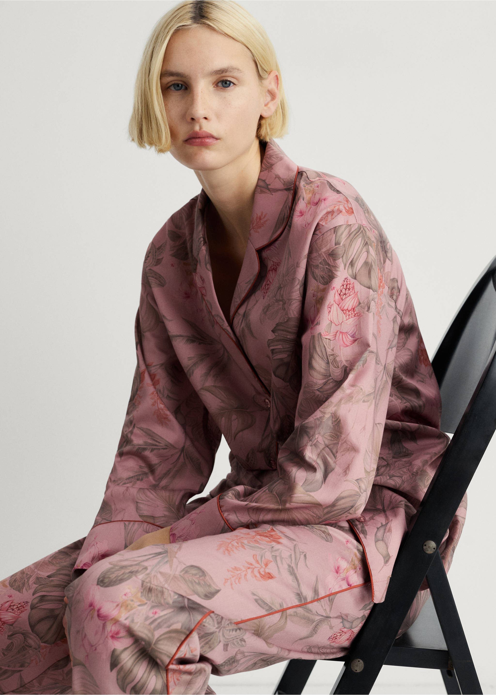 Tropical-print pyjama shirt - Details of the article 2, Medium Pink. Ref: 87082917-00.