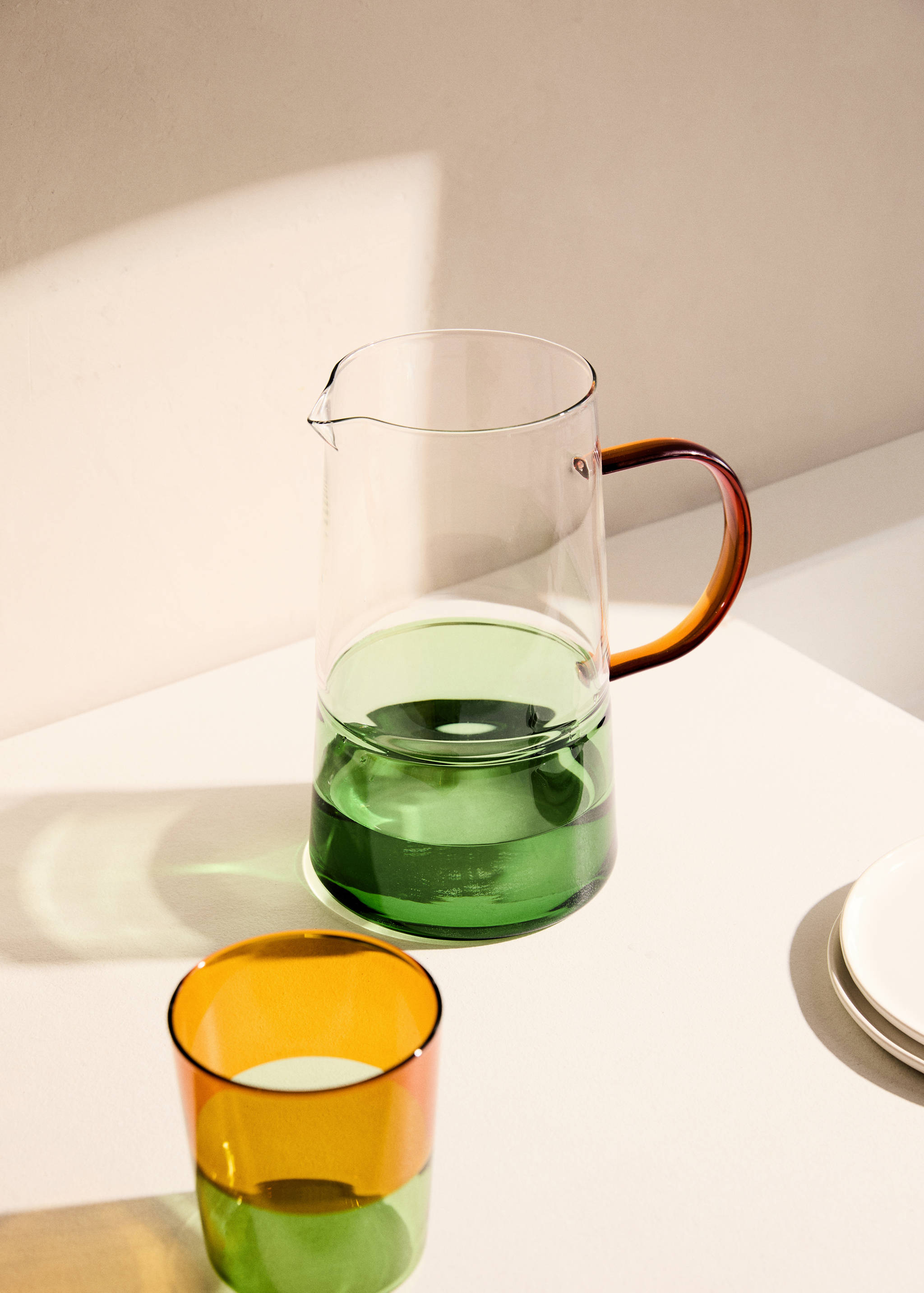 Borosilicate jug with two-tone design - General plane