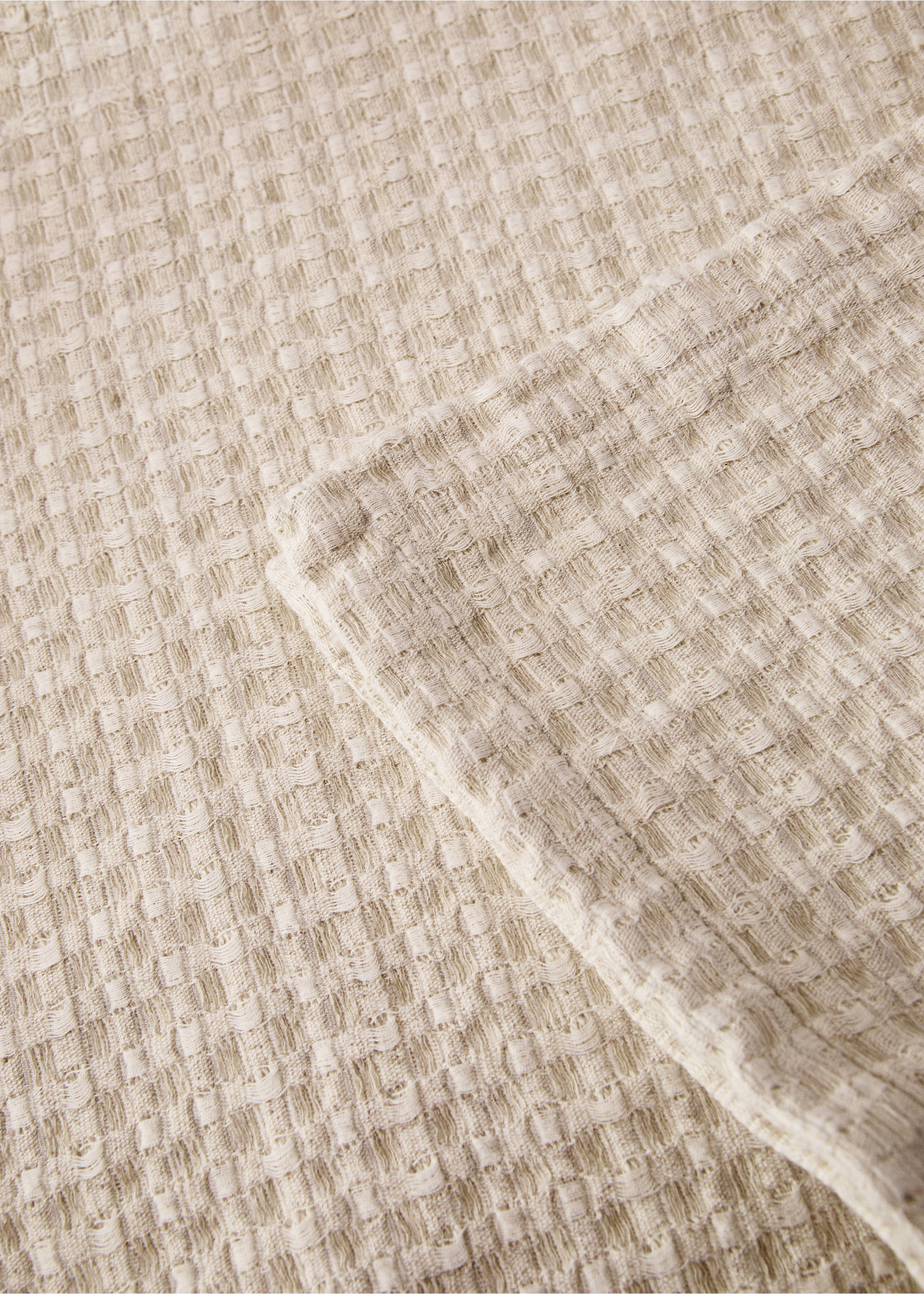 Textured cotton linen bedspread for 130/150 cm bed - Details of the article 2, Beige. Ref: 87082940-00.