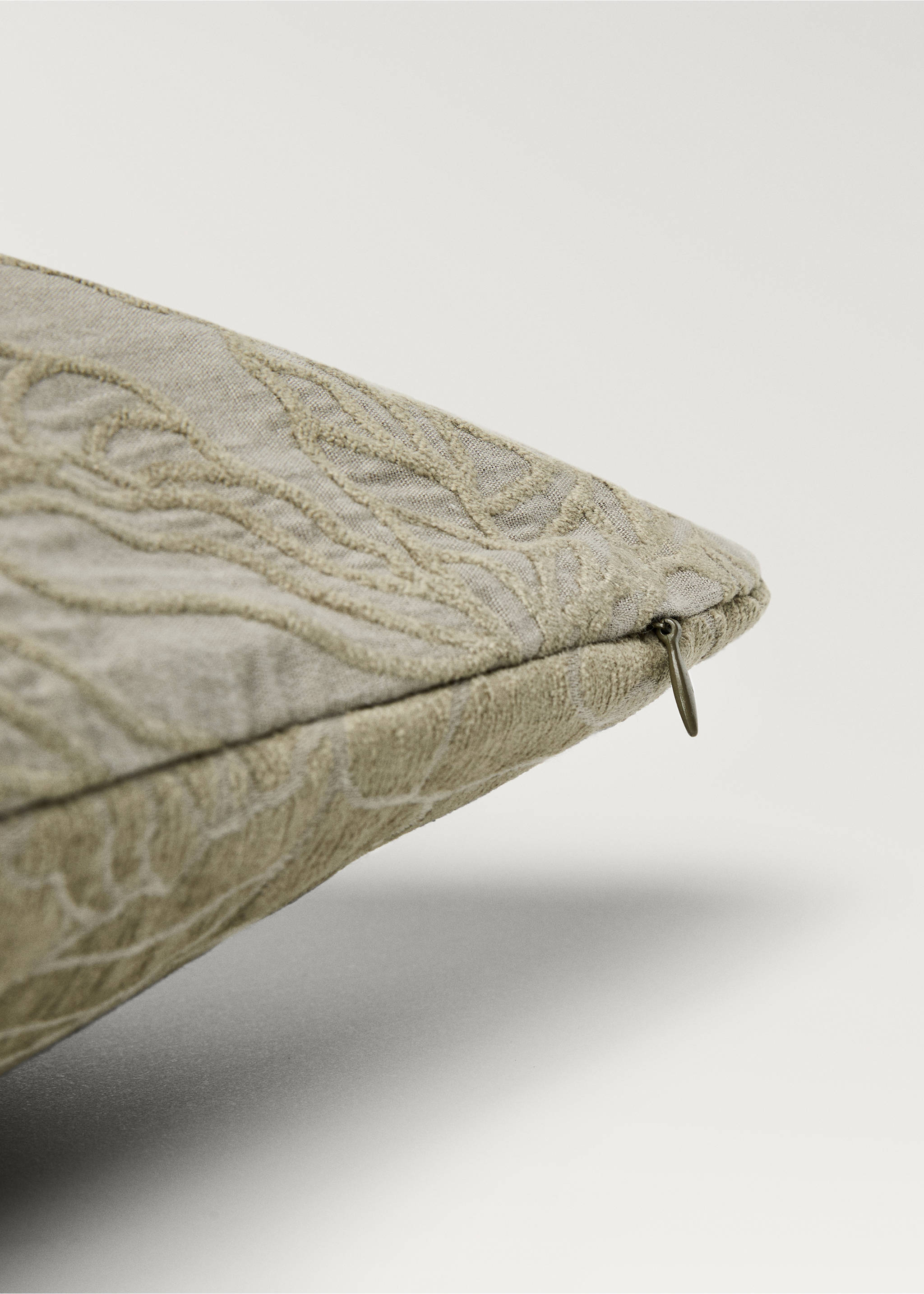 Jacquard fabric cushion cover 40x60 cm - Details of the article 3, Forest Green. Ref: 87082947-00.
