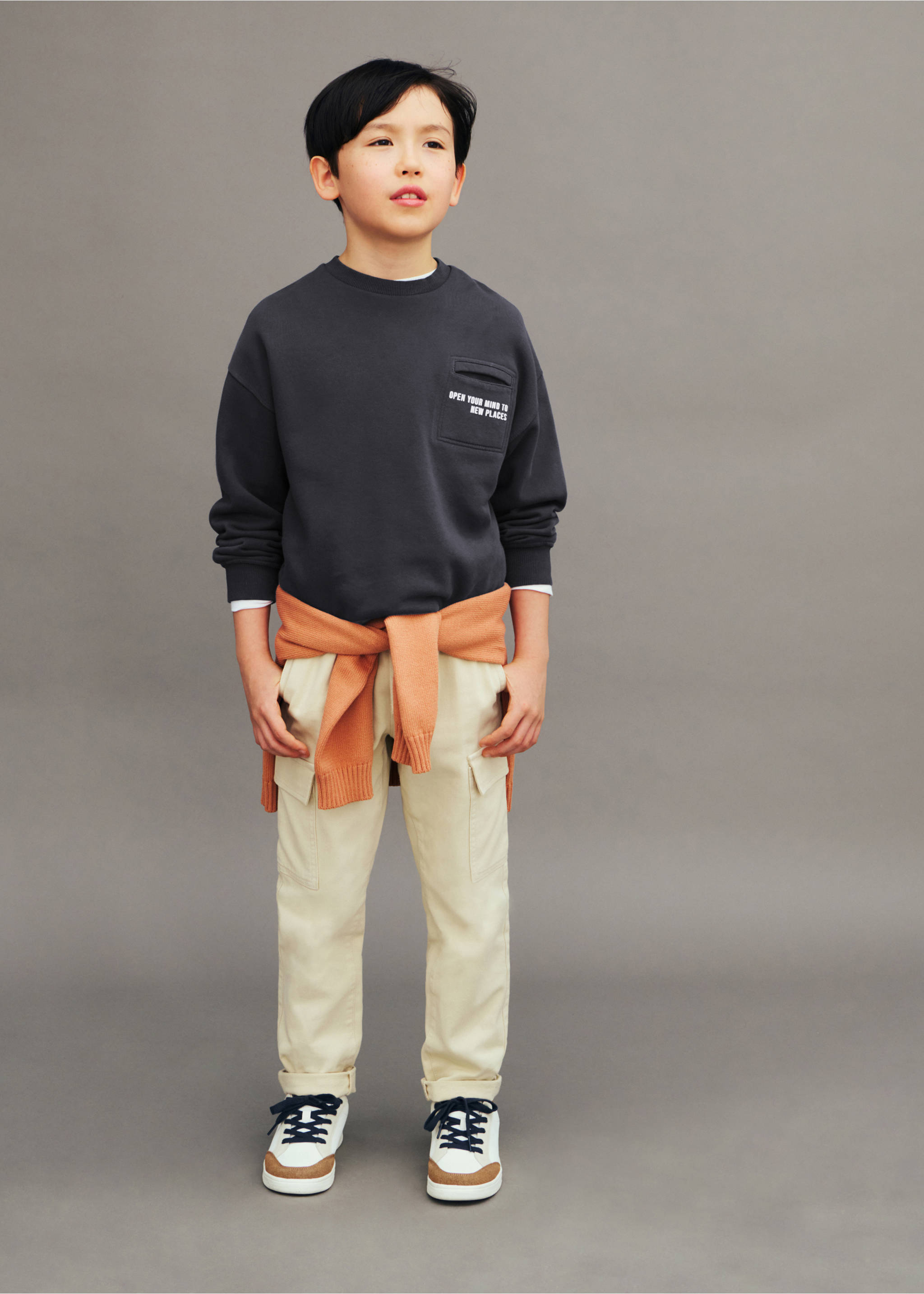 Straight cargo trousers - Details of the article 5, Sand. Ref: 87083272-00.