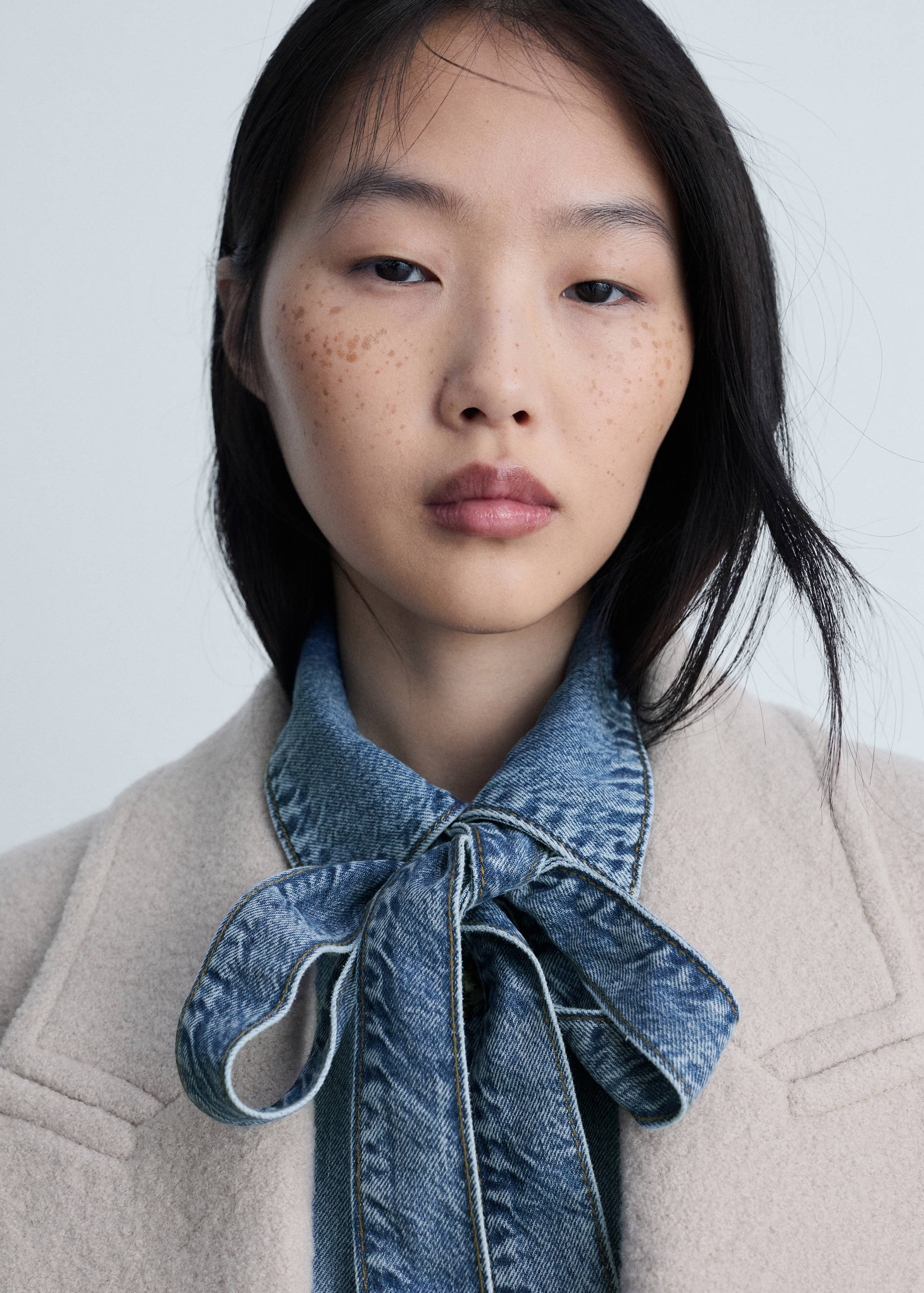 Denim shirt with bow - Details of the article 1