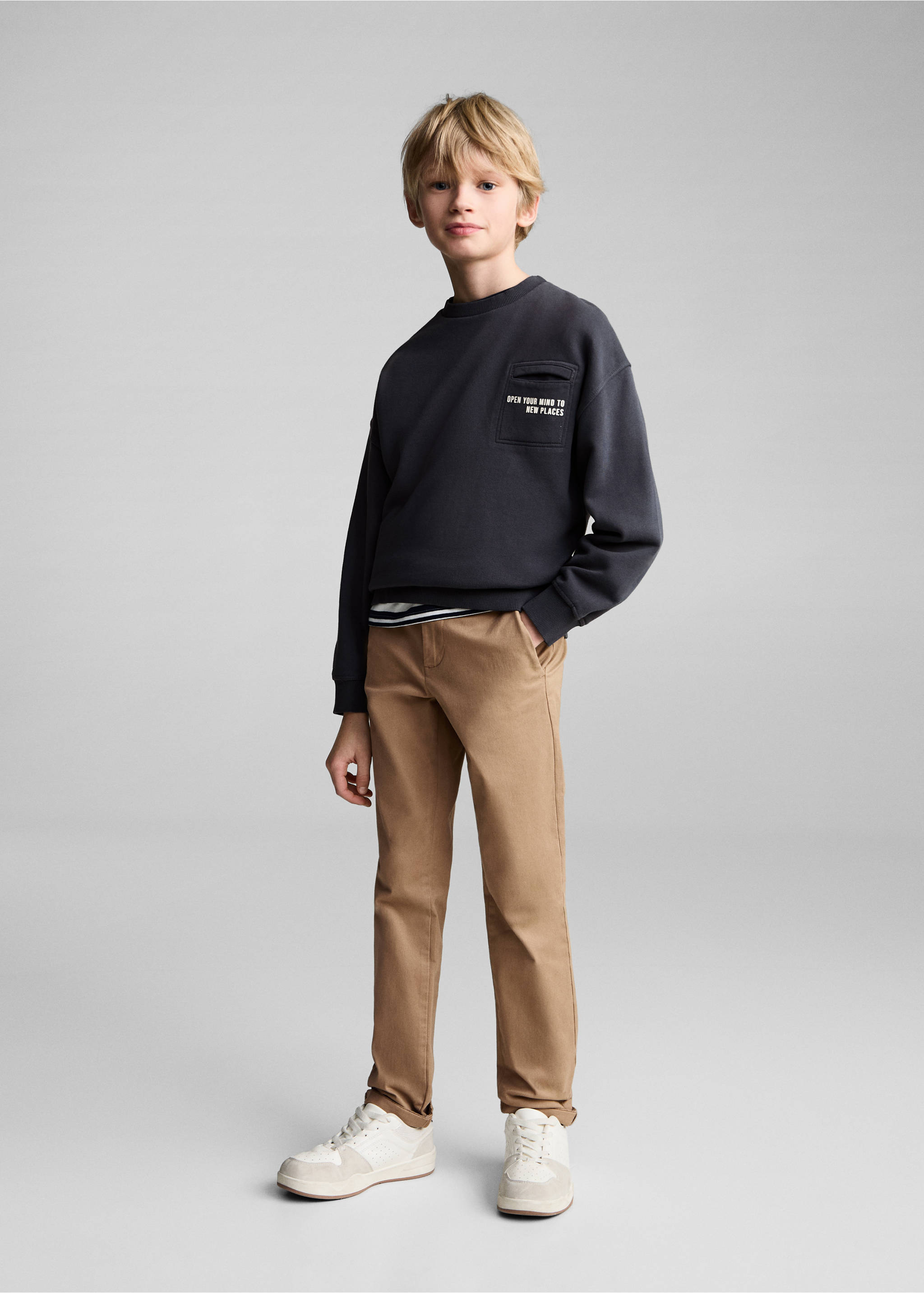 Baumwoll-Sweatshirt mit Tasche - Allgemeine Ansicht, Anthrazit. Ref: 87083276-00.