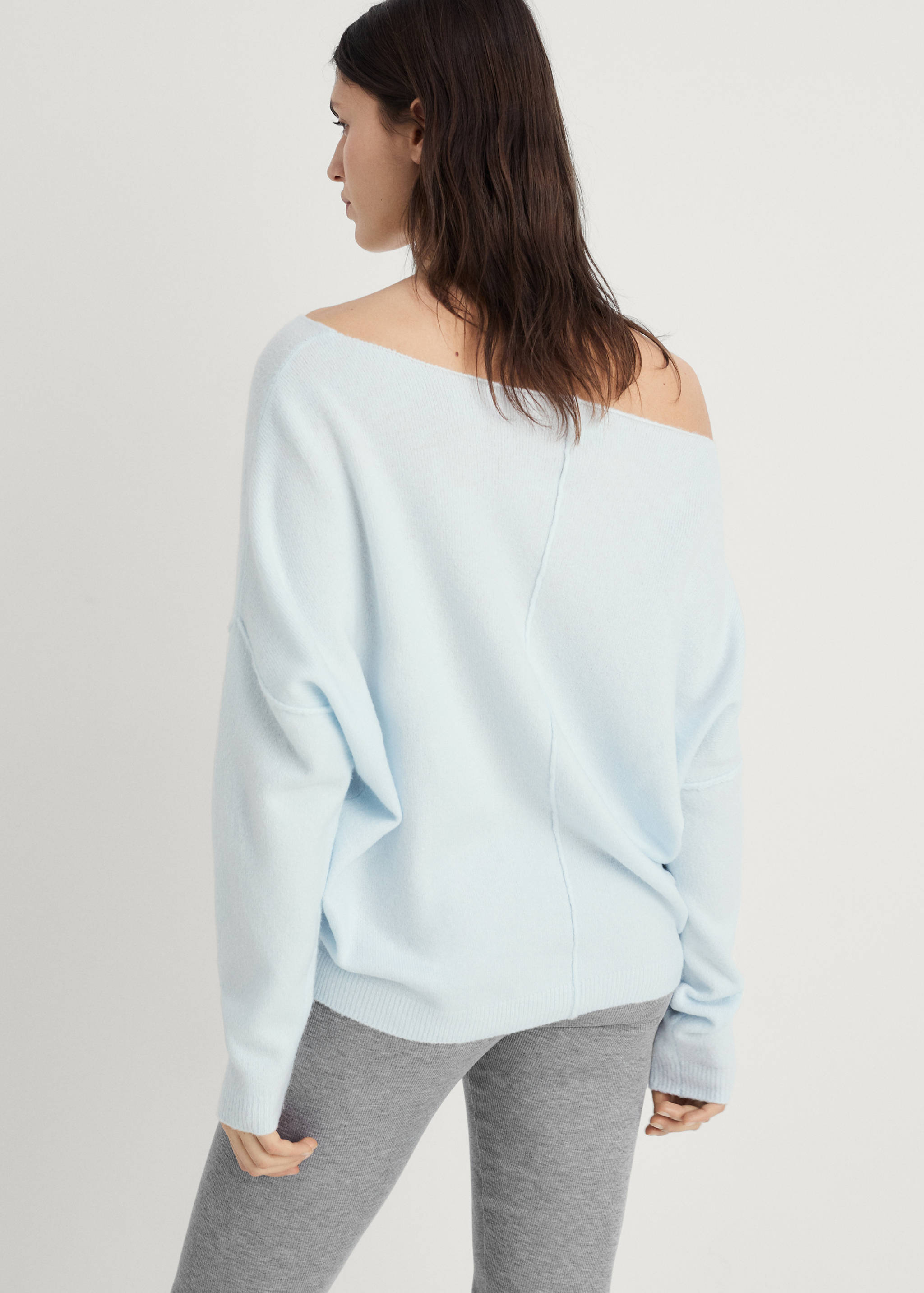 Oversize knit sweater - Reverse of the article