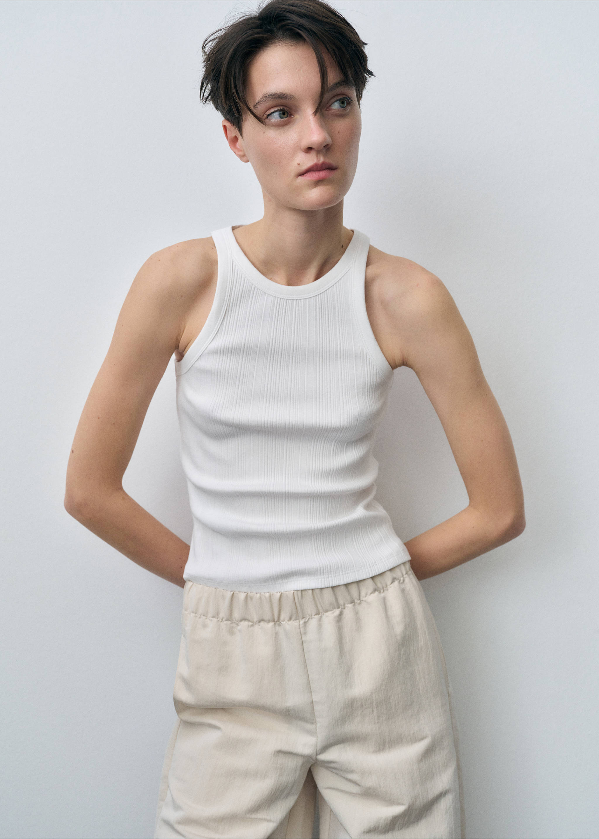 Cotton halter-neck top - Medium plane, White. Ref: 87083290-00.