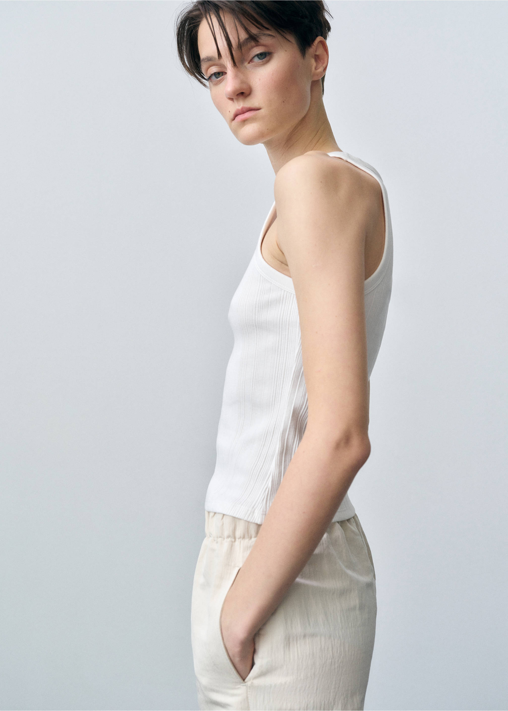 Cotton halter-neck top - Details of the article 1, White. Ref: 87083290-00.