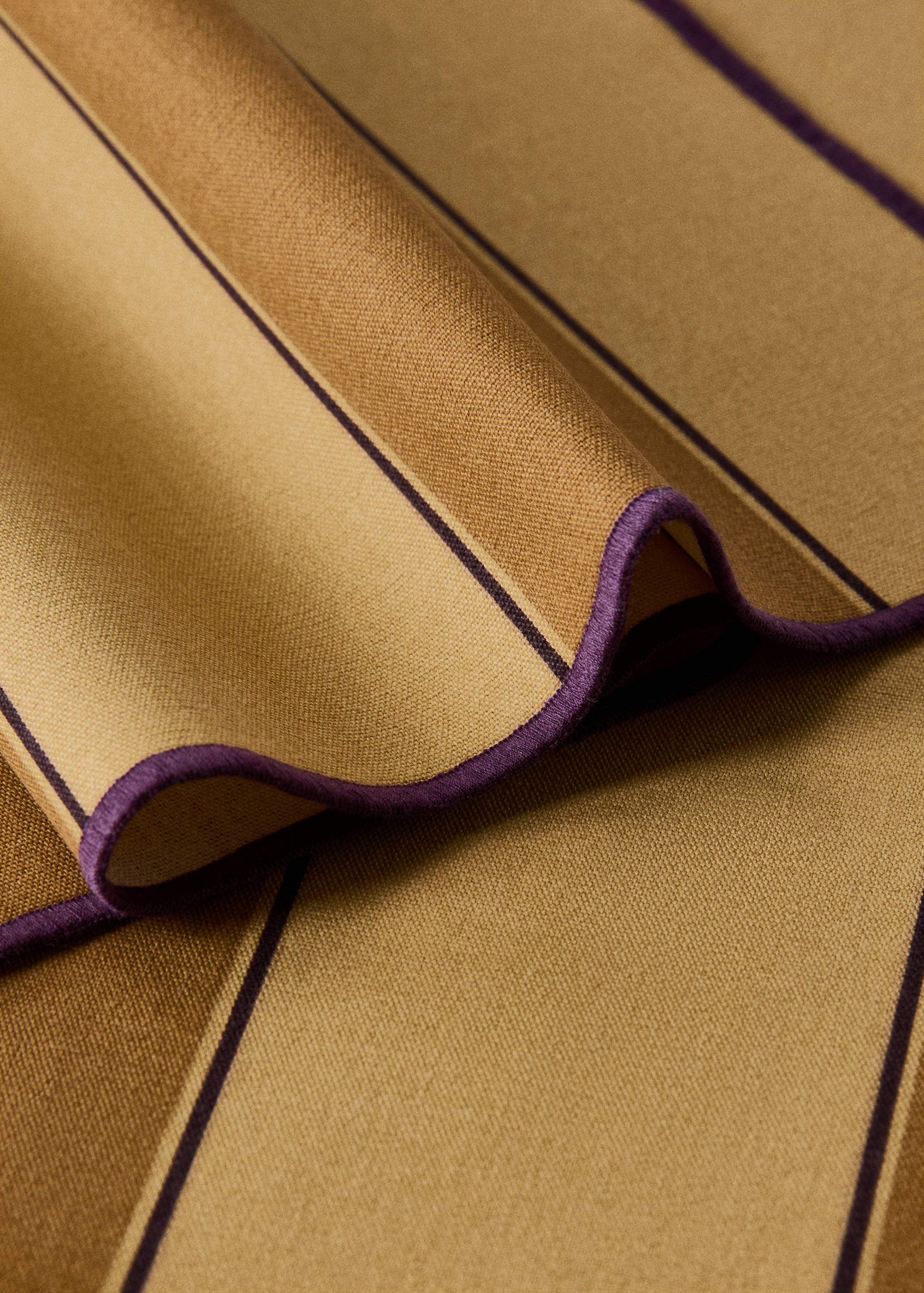 Cotton placemats with resin stripes - Details of the article 1