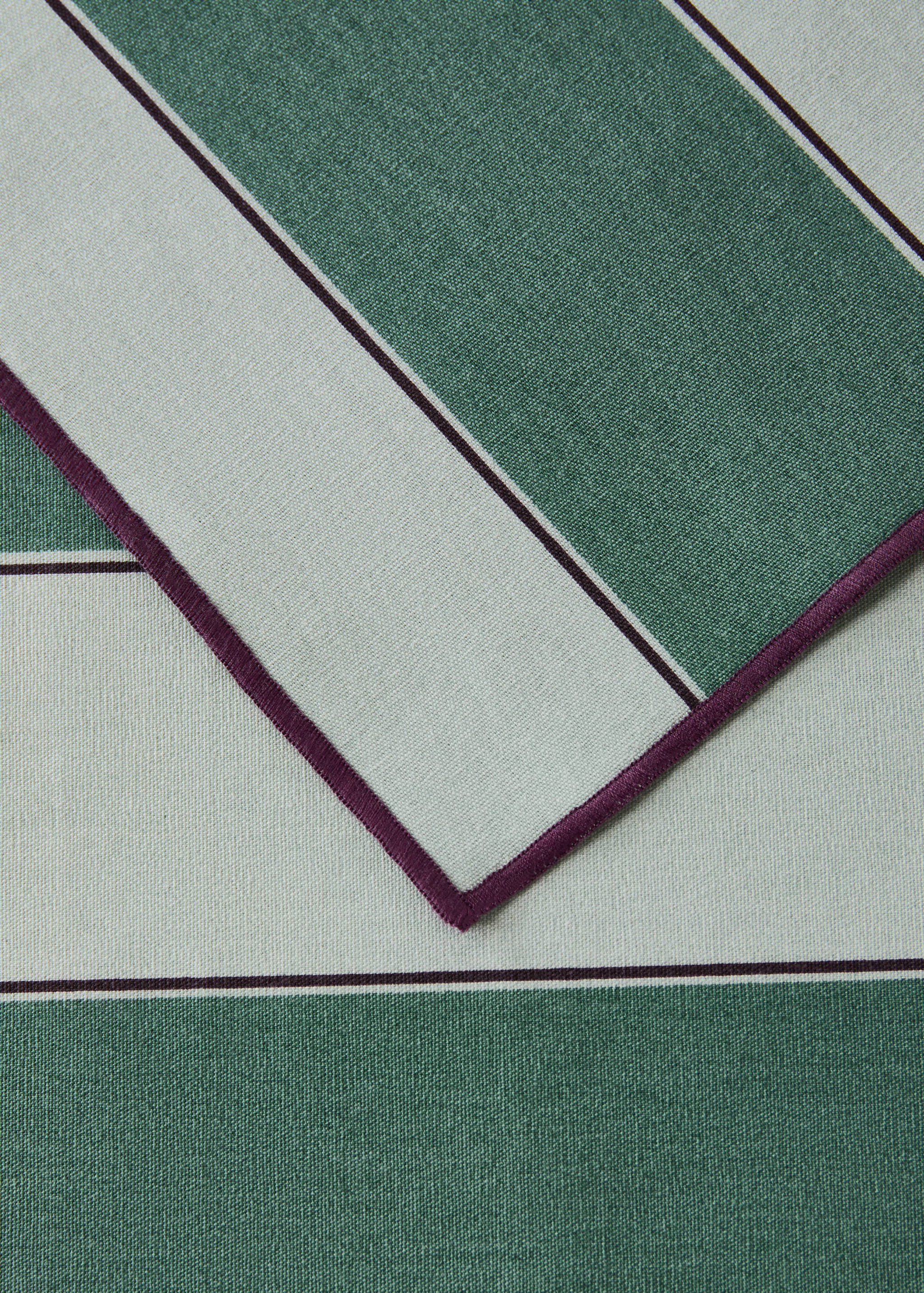 Cotton placemats with resin stripes - Details of the article 2