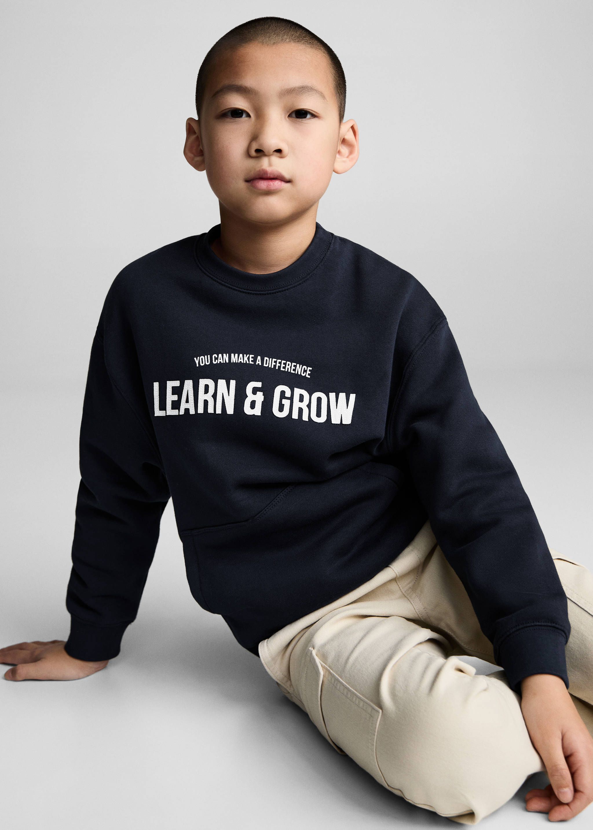 Sweatshirt with printed lettering - Details of the article 1