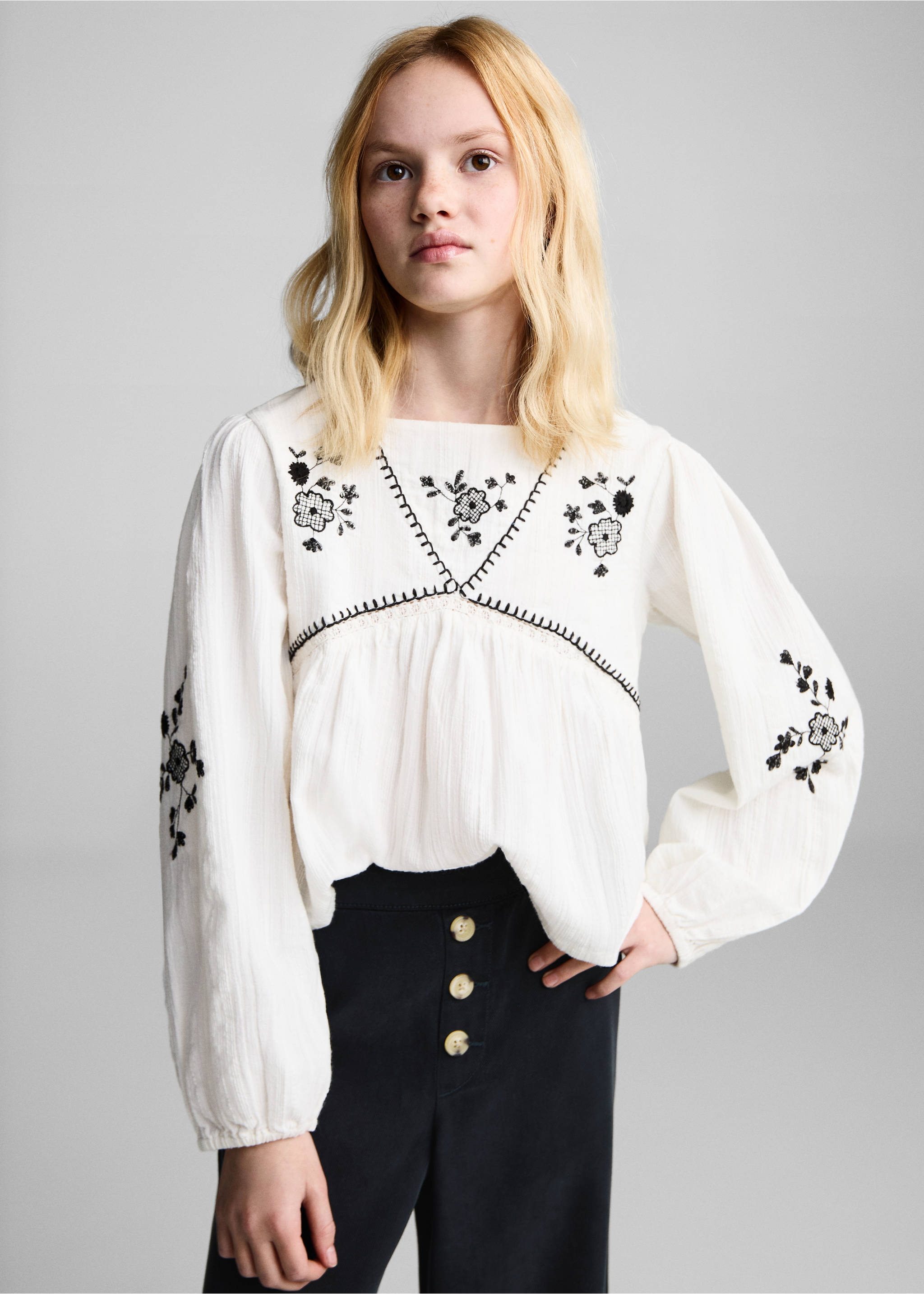 Culotte-Hose mit Knöpfen - Mittlere Ansicht, Dunkles Marineblau. Ref: 87083642-00.