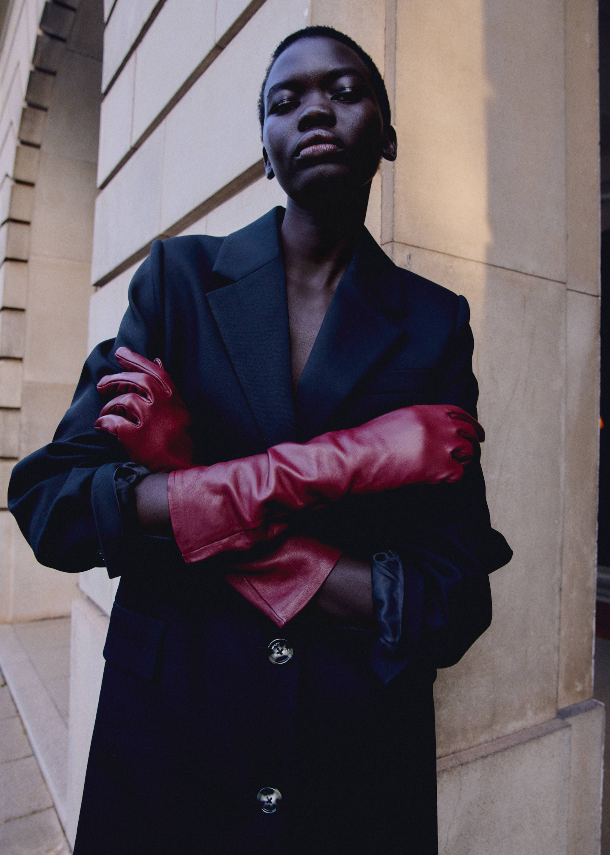 Katoenen midi-jas met knopen - Detail van het artikel 6, Zwart. Ref: 87084062-00.