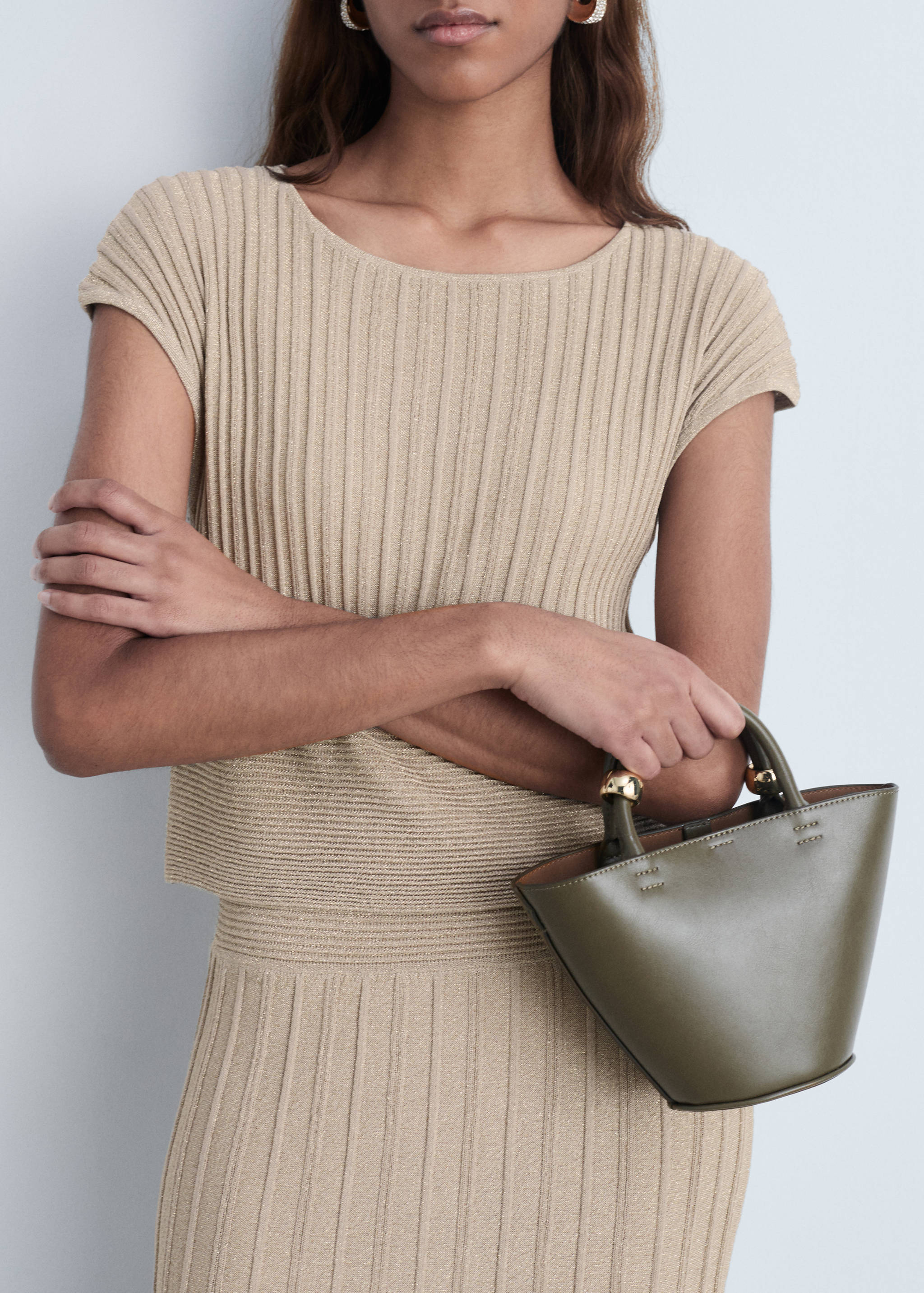 Knitted dress with shiny finish - Medium plane