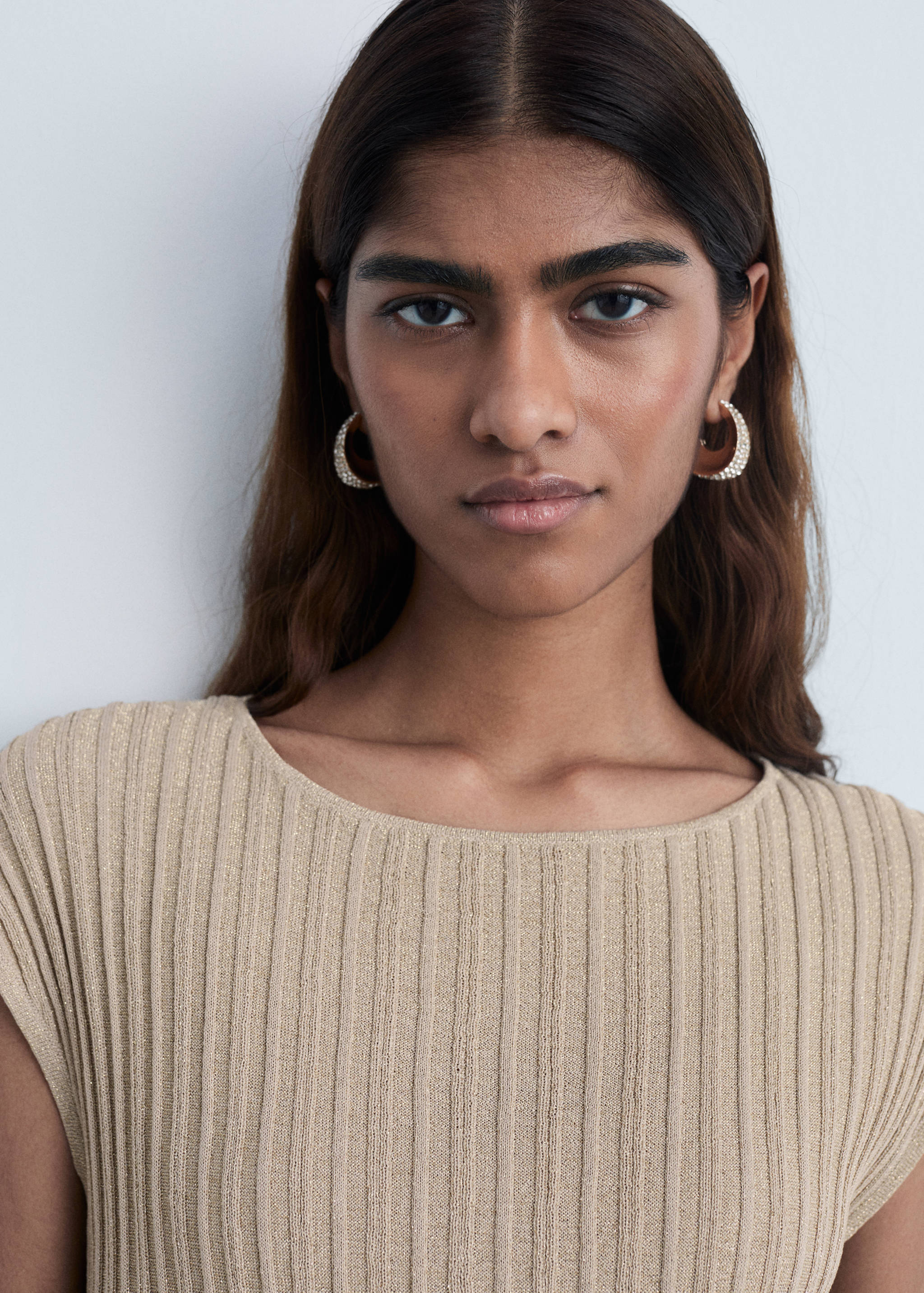 Knitted dress with shiny finish - Details of the article 1